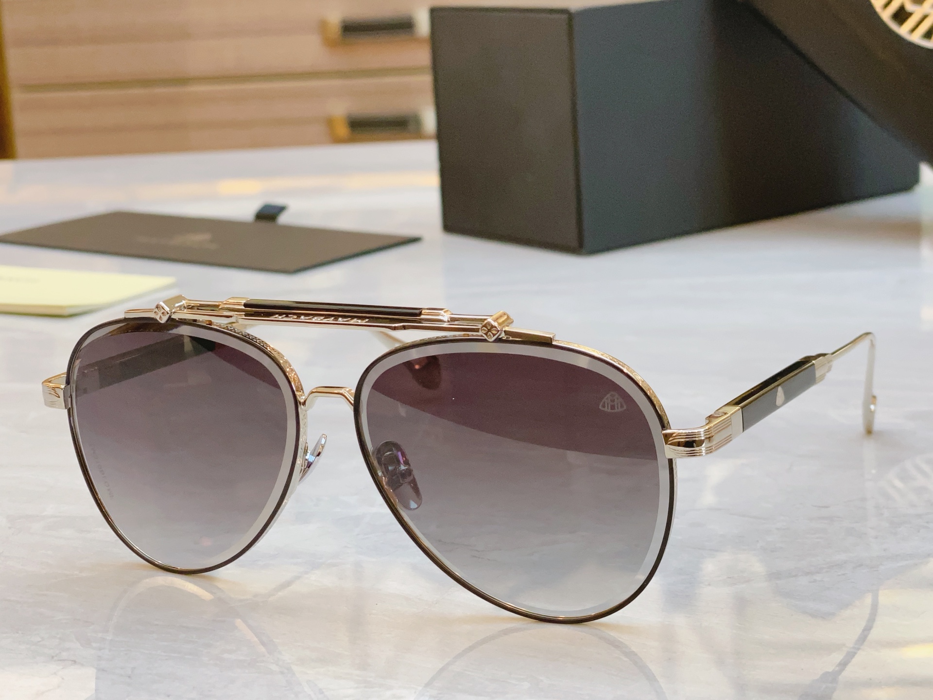 ，【MAYBAC*】迈巴*赫新款太阳镜🕶️🕶️，MODELF7N-M7U-AK-Z127，SIZE：60