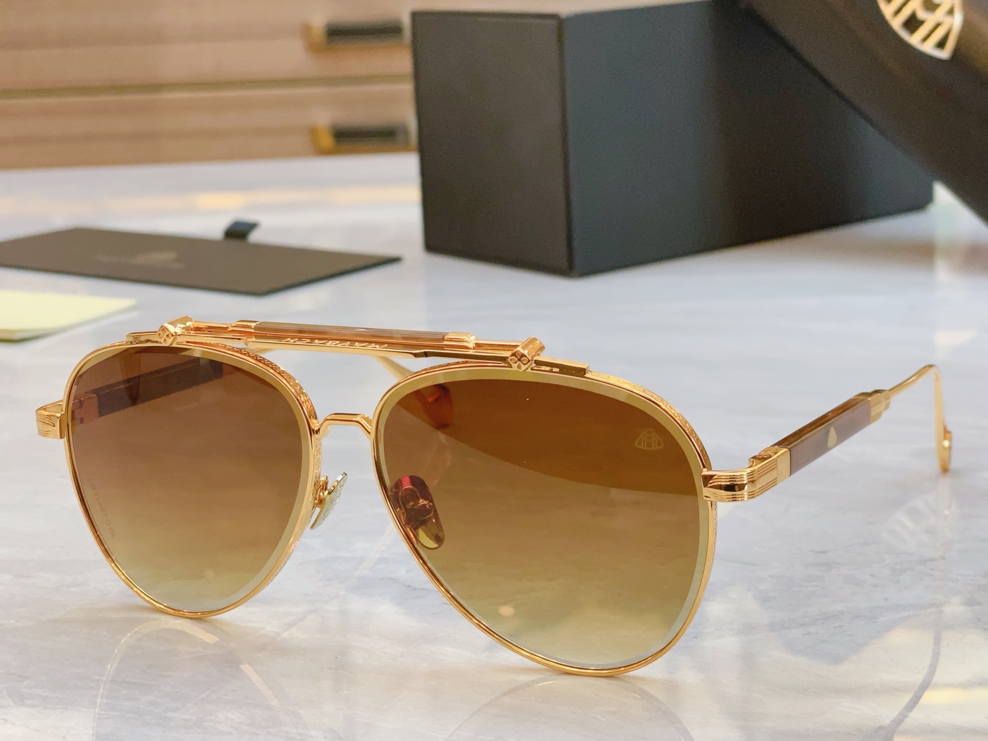 ，【MAYBAC*】迈巴*赫新款太阳镜🕶️🕶️，MODELF7N-M7U-AK-Z127，SIZE：60