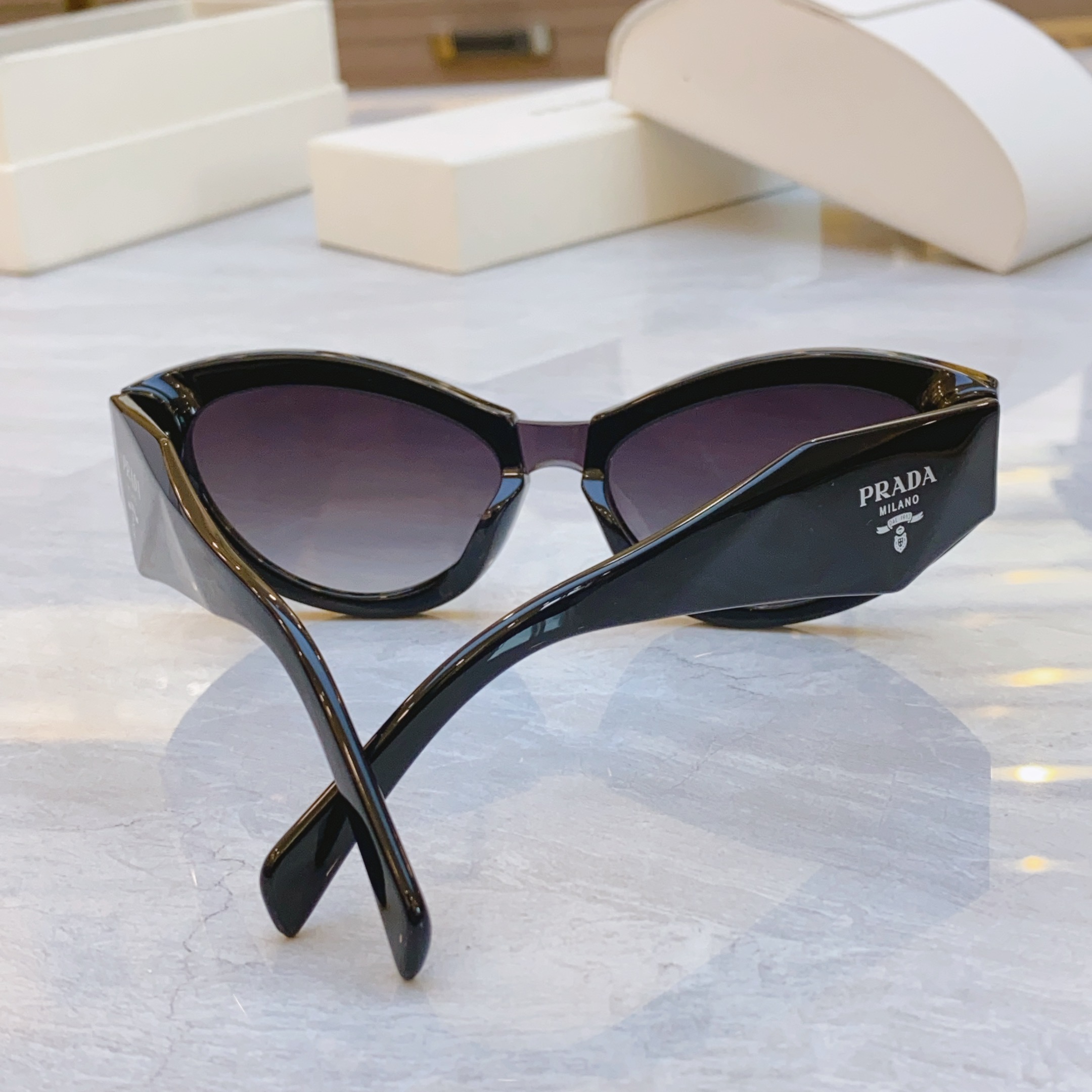 ，【PRAD*】普拉*达新款太阳镜，MODEL：PR 203VS，SIZE：56口19-145