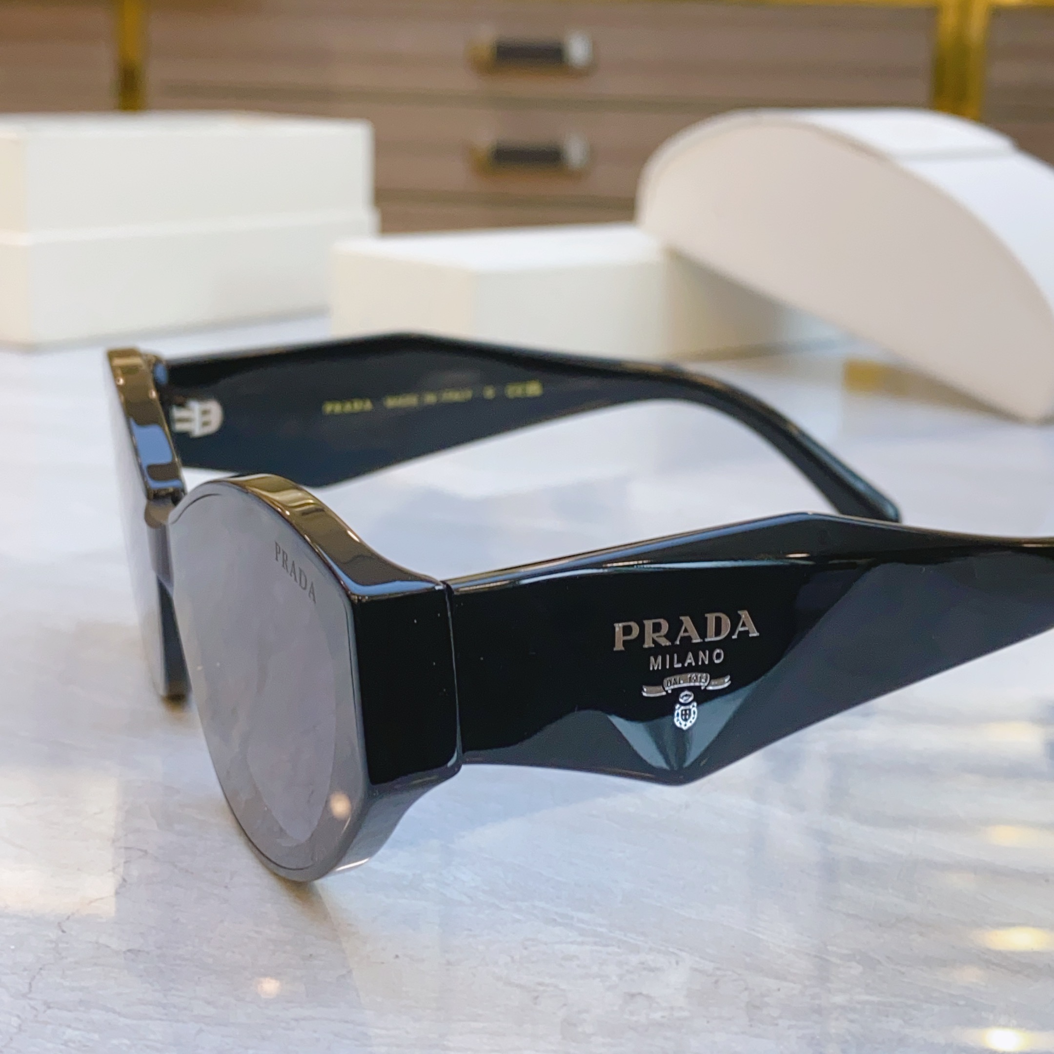 ，【PRAD*】普拉*达新款太阳镜，MODEL：PR 203VS，SIZE：56口19-145