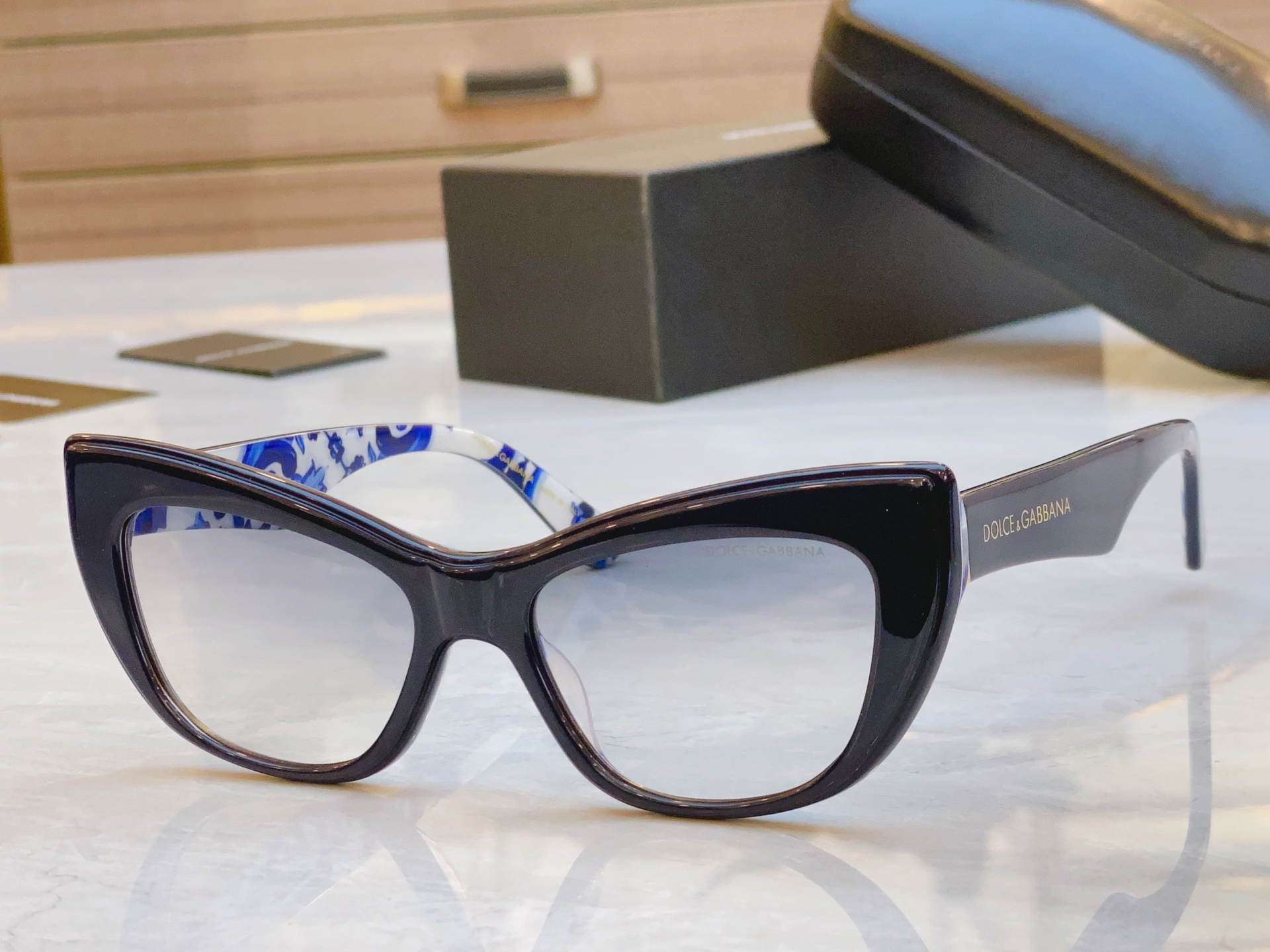 ，【DOLCE & GABBAN*】D*G新款太阳镜，MODEL：DG4417，SIZE：54口18-1