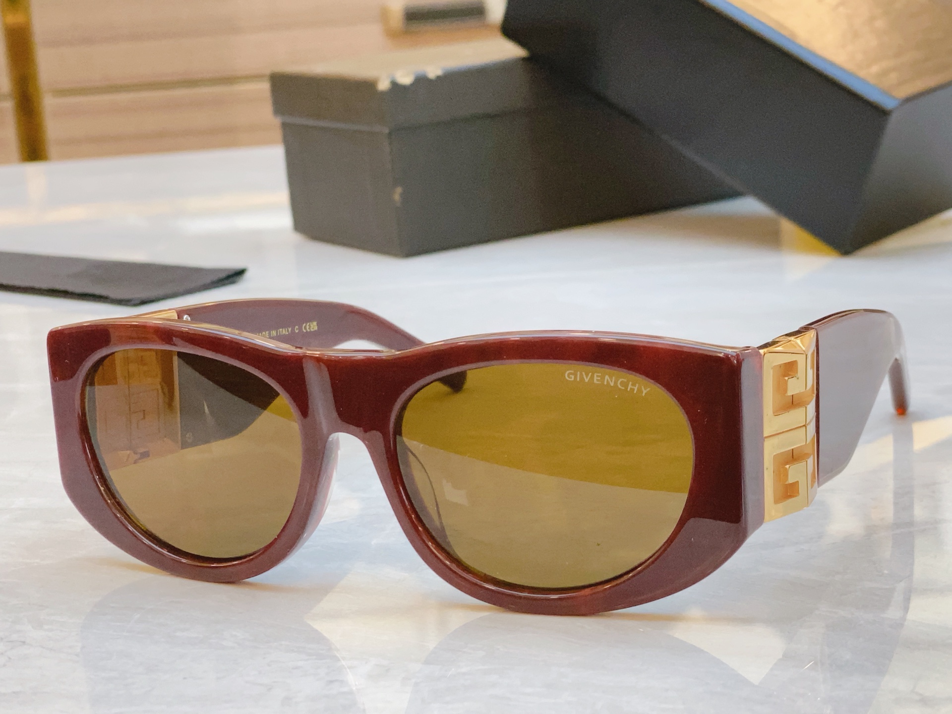 ，【GIVENCH*】纪梵*希新款太阳镜🕶️，MODEL：GV40028I，SIZE：56口18-127