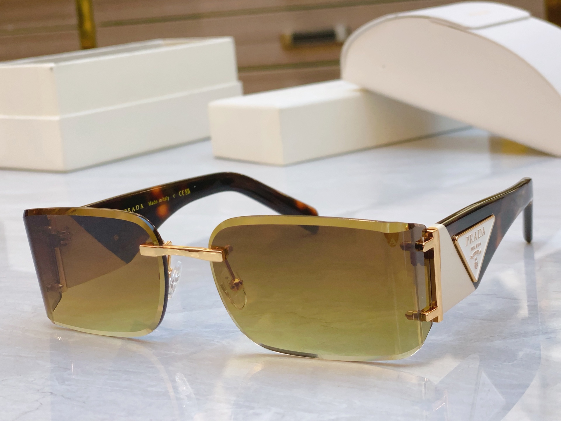 ，【PRAD*】普拉*达新款太阳镜，MODEL：PR 192VS，SIZE：62口17-140