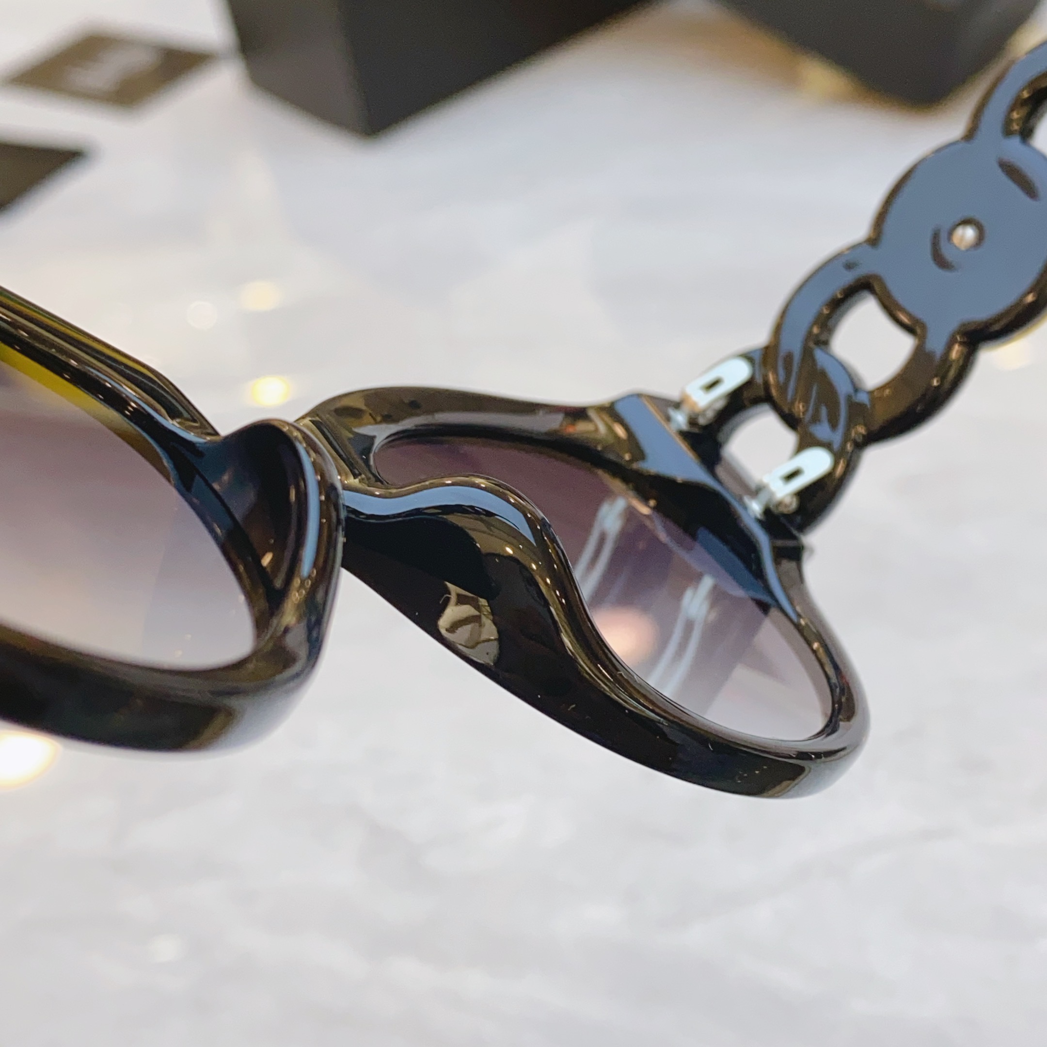 ，【VERSAC*】范思*哲新款太阳镜，
MODEL：VE4408，SIZE：52口21-140