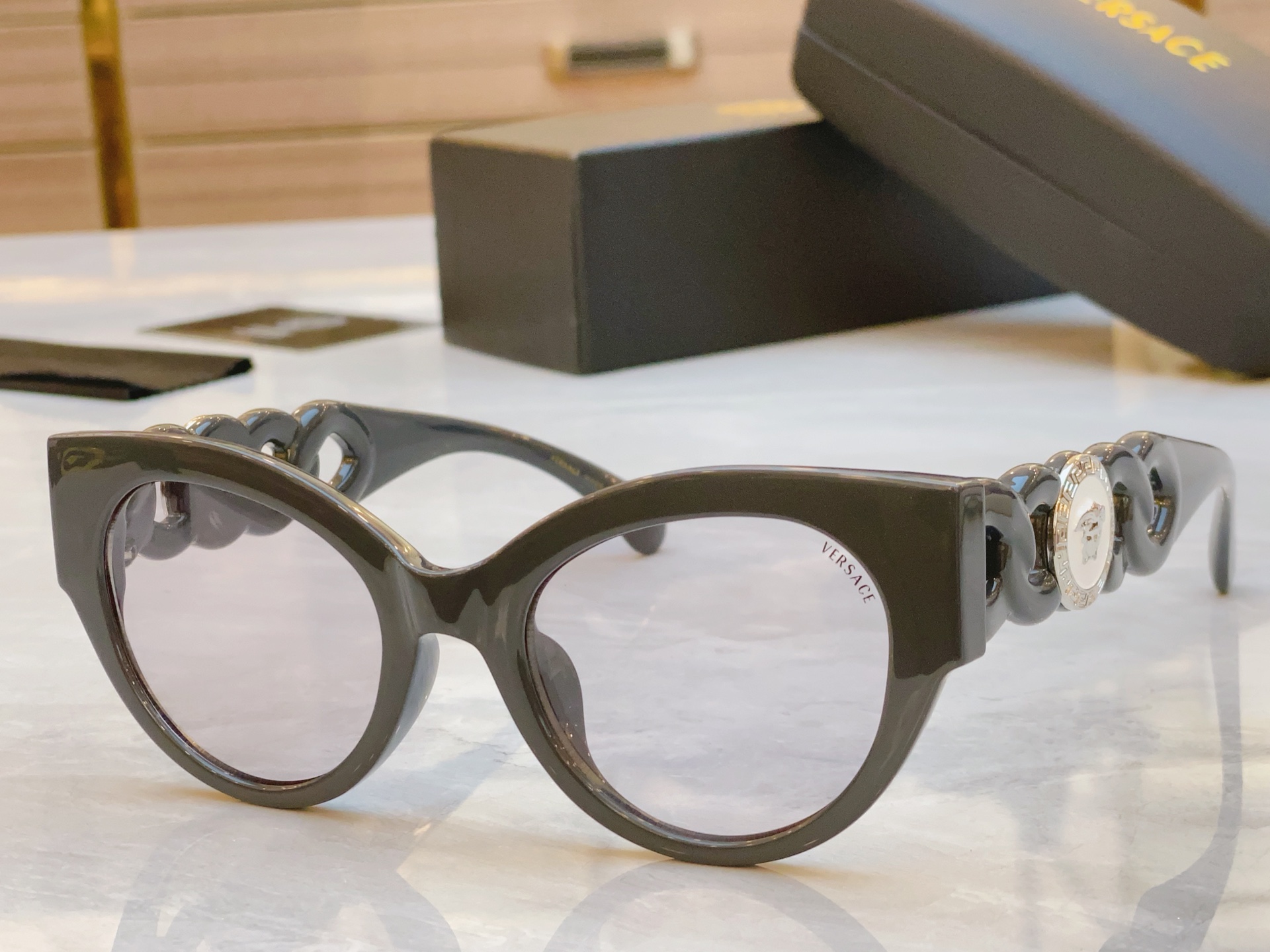 ，【VERSAC*】范思*哲新款太阳镜，
MODEL：VE4408，SIZE：52口21-140