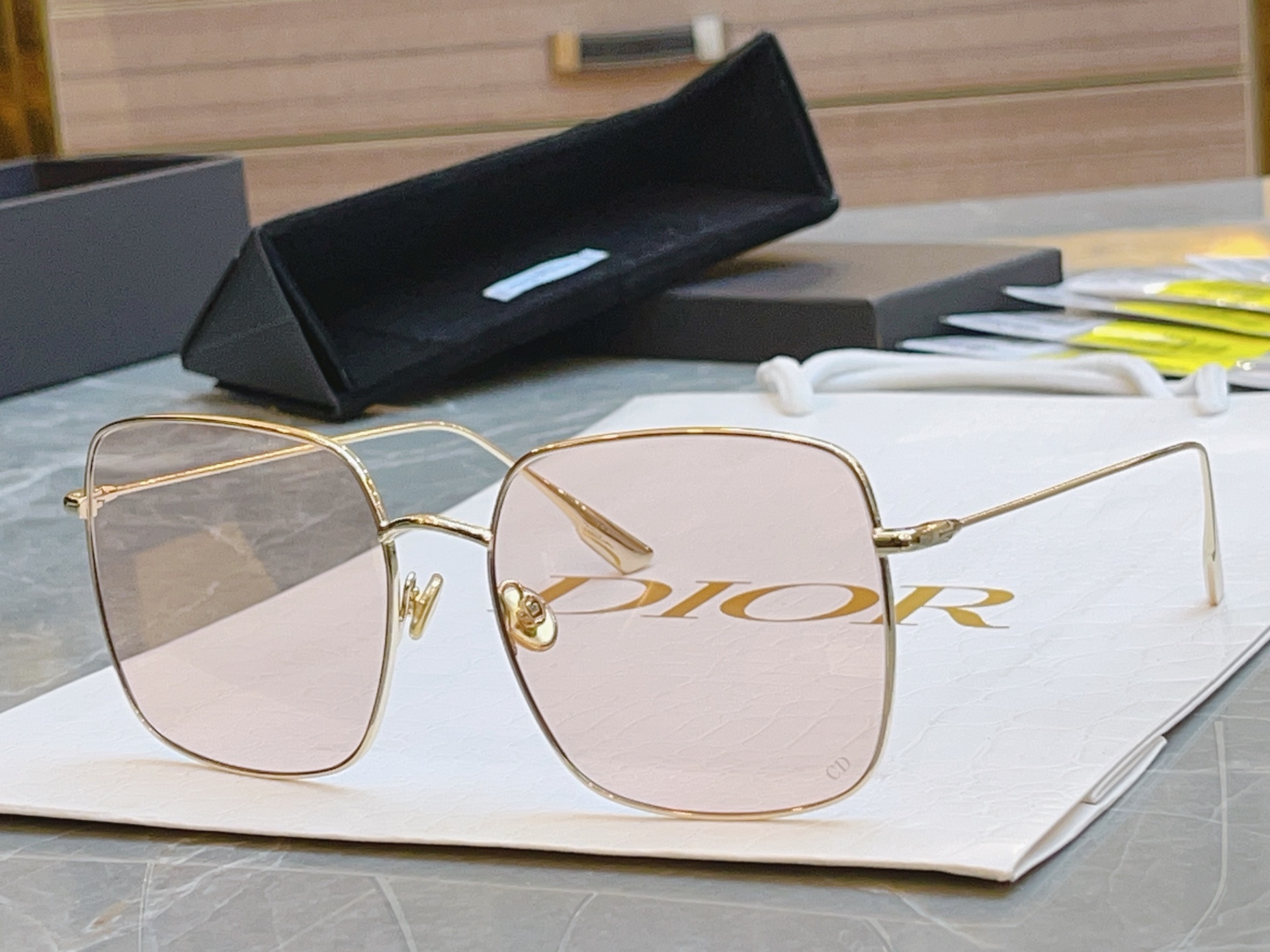 ，素颜女神王丽坤 古力娜扎 网红小红书同款齐色了 超级爆款，原单带条码说明书 市面高端品质【Dior】迪