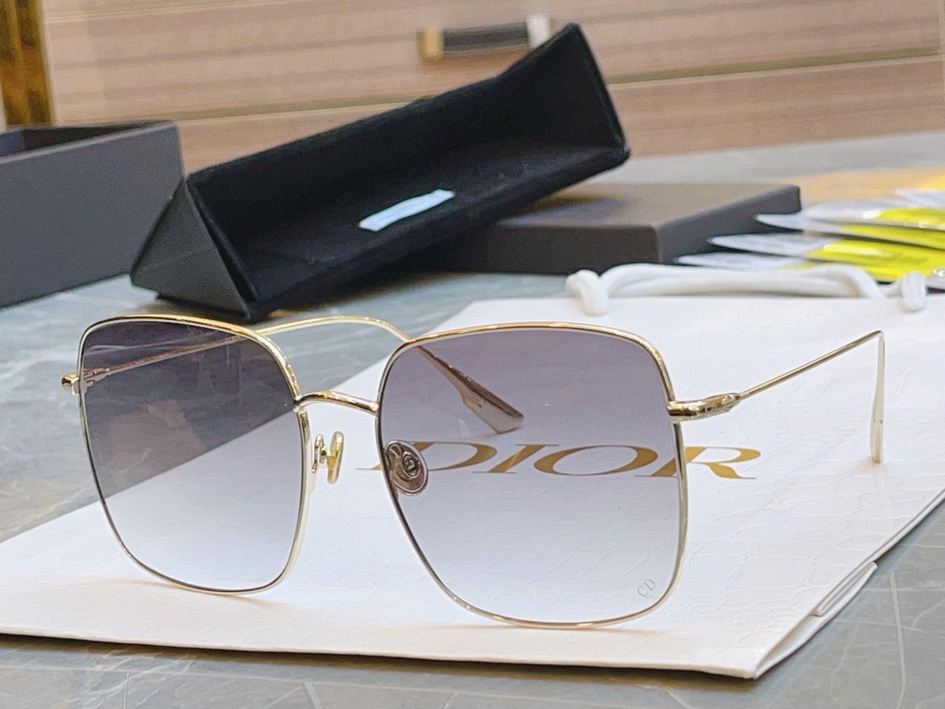 ，素颜女神王丽坤 古力娜扎 网红小红书同款齐色了 超级爆款，原单带条码说明书 市面高端品质【Dior】迪