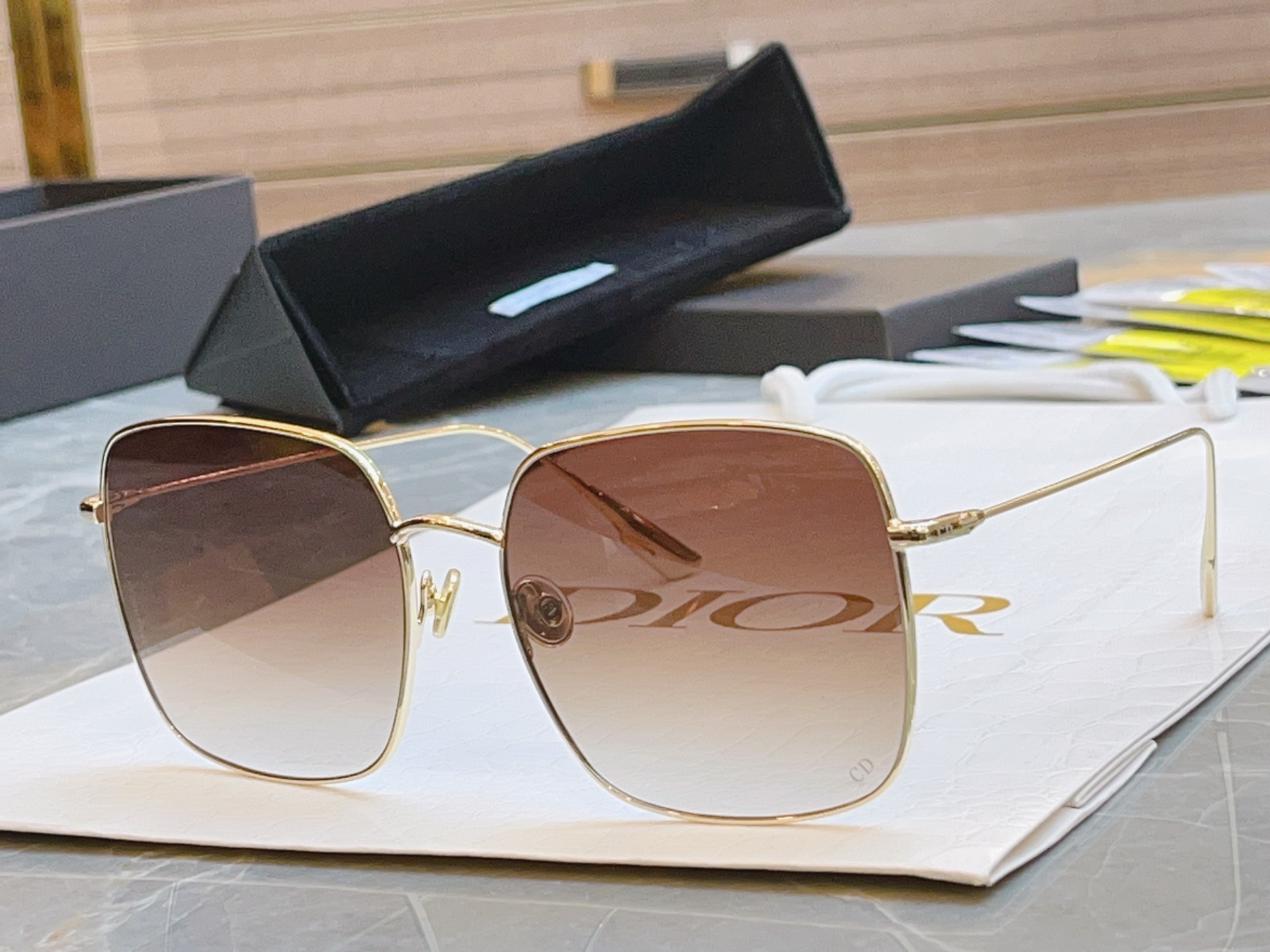 ，素颜女神王丽坤 古力娜扎 网红小红书同款齐色了 超级爆款，原单带条码说明书 市面高端品质【Dior】迪