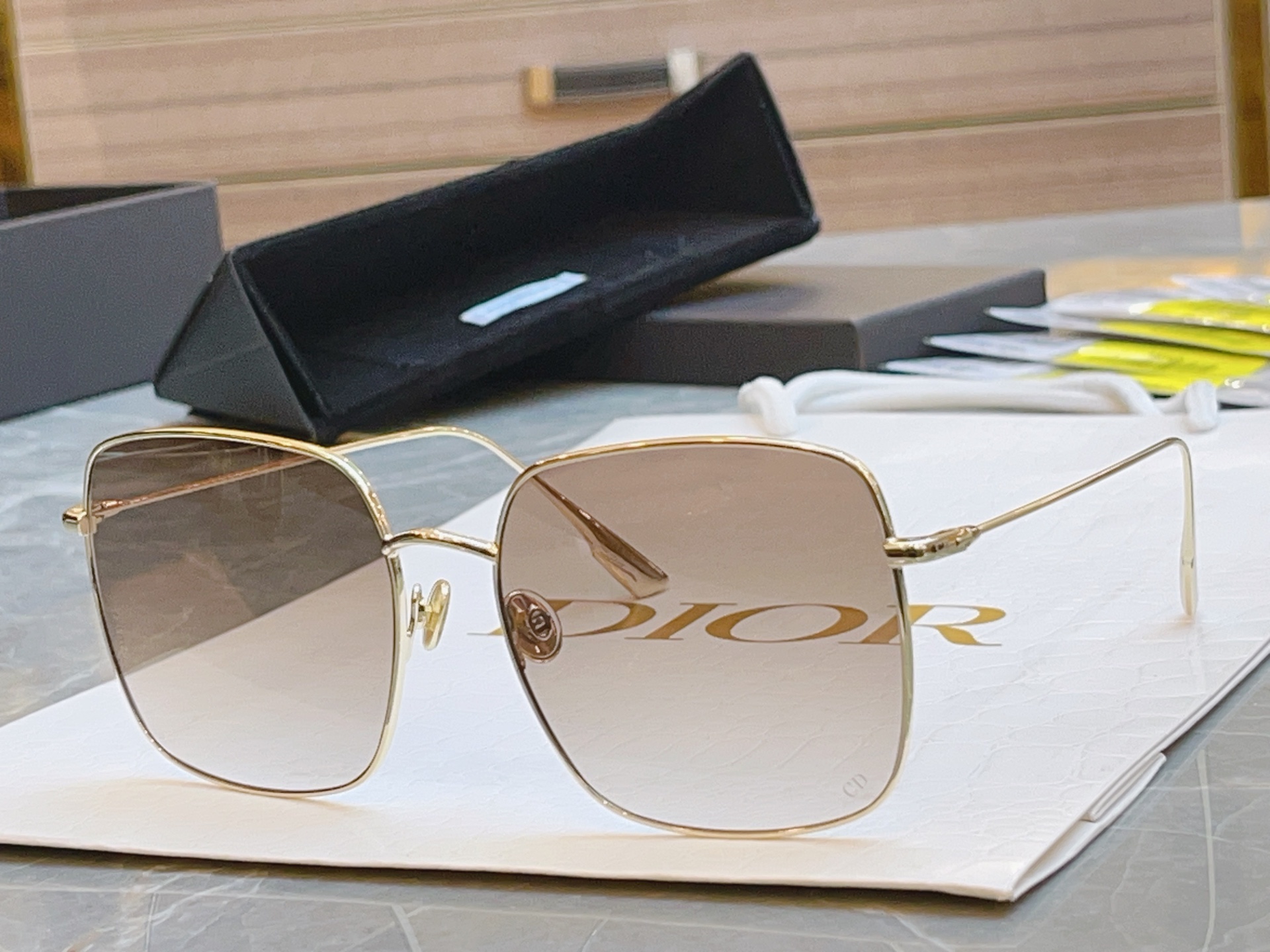 ，素颜女神王丽坤 古力娜扎 网红小红书同款齐色了 超级爆款，原单带条码说明书 市面高端品质【Dior】迪