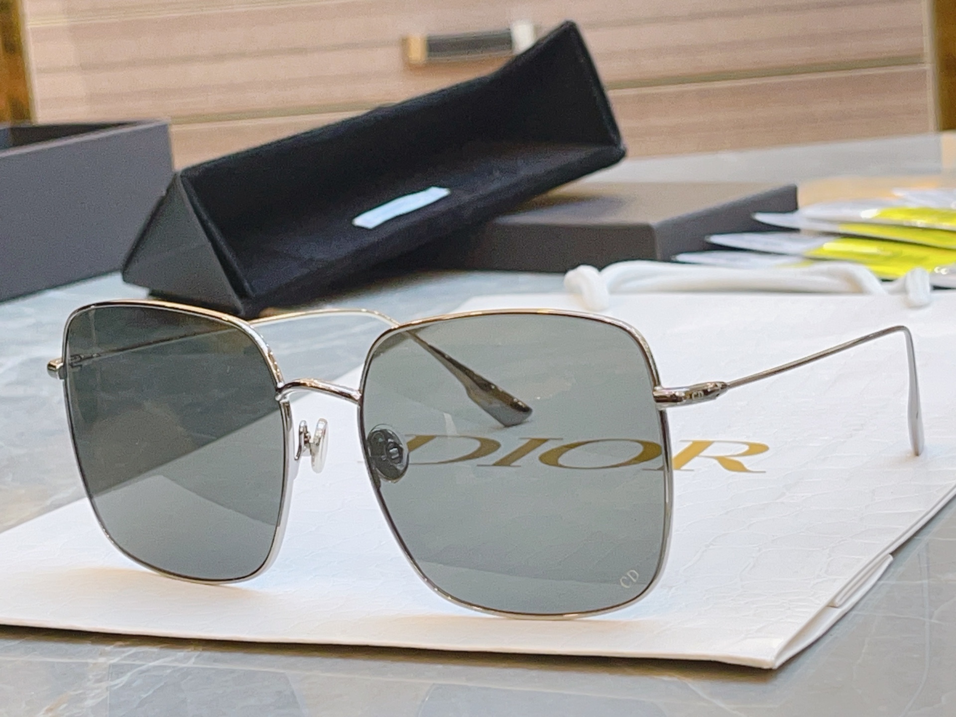 ，素颜女神王丽坤 古力娜扎 网红小红书同款齐色了 超级爆款，原单带条码说明书 市面高端品质【Dior】迪