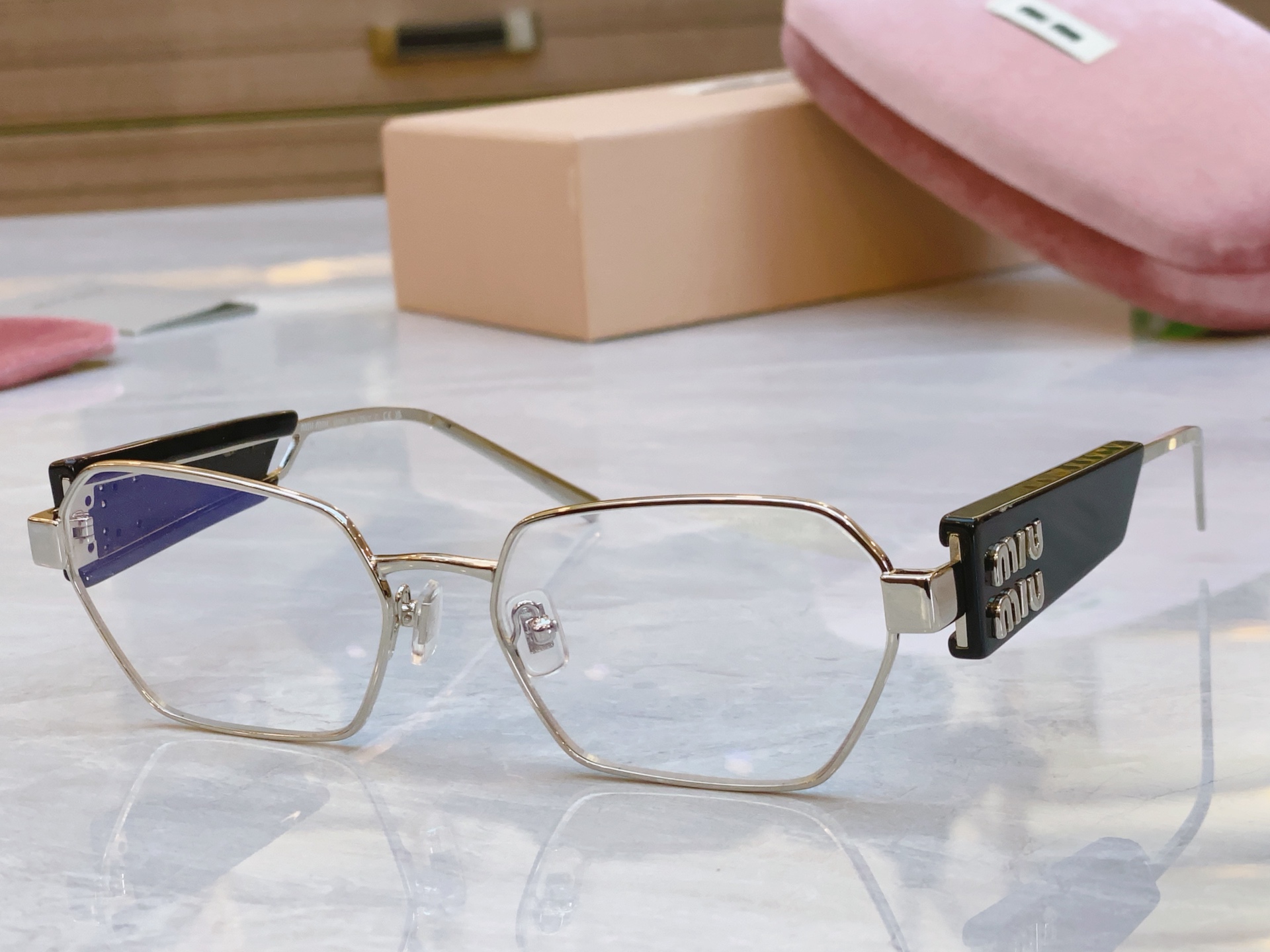 ，【MIUMI*】缪*缪新款眼镜架，Mod：SMU 53W，SIZE58口18-140