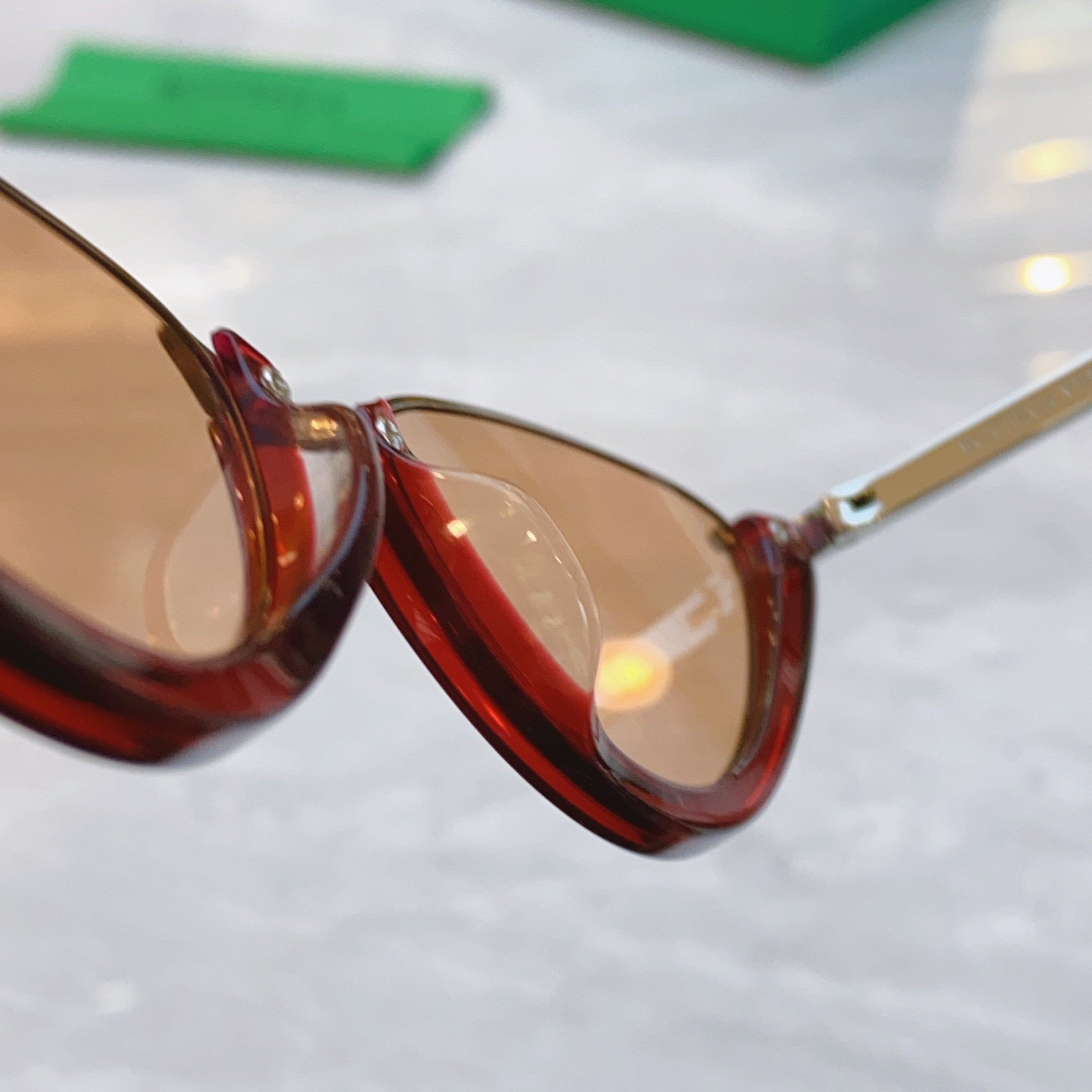 ，【BOTTEGA VENET*】宝缇*嘉新款太阳镜，MODEL：BV1346S，SIZE：56口17-