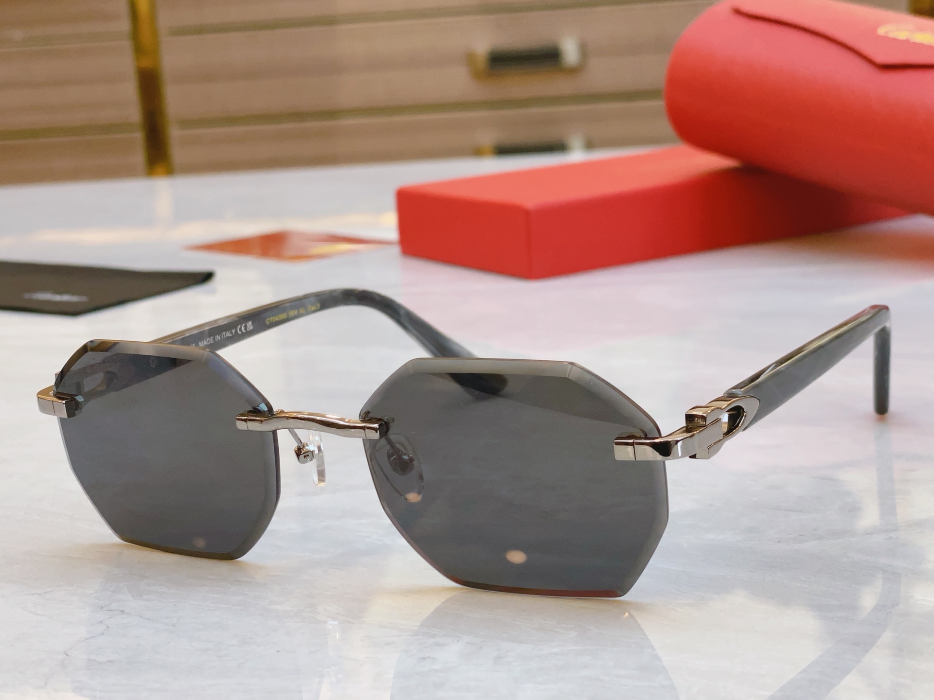 ，【CARTIE*】卡地*亚新款太阳镜，CT0439S ，size57口21-145