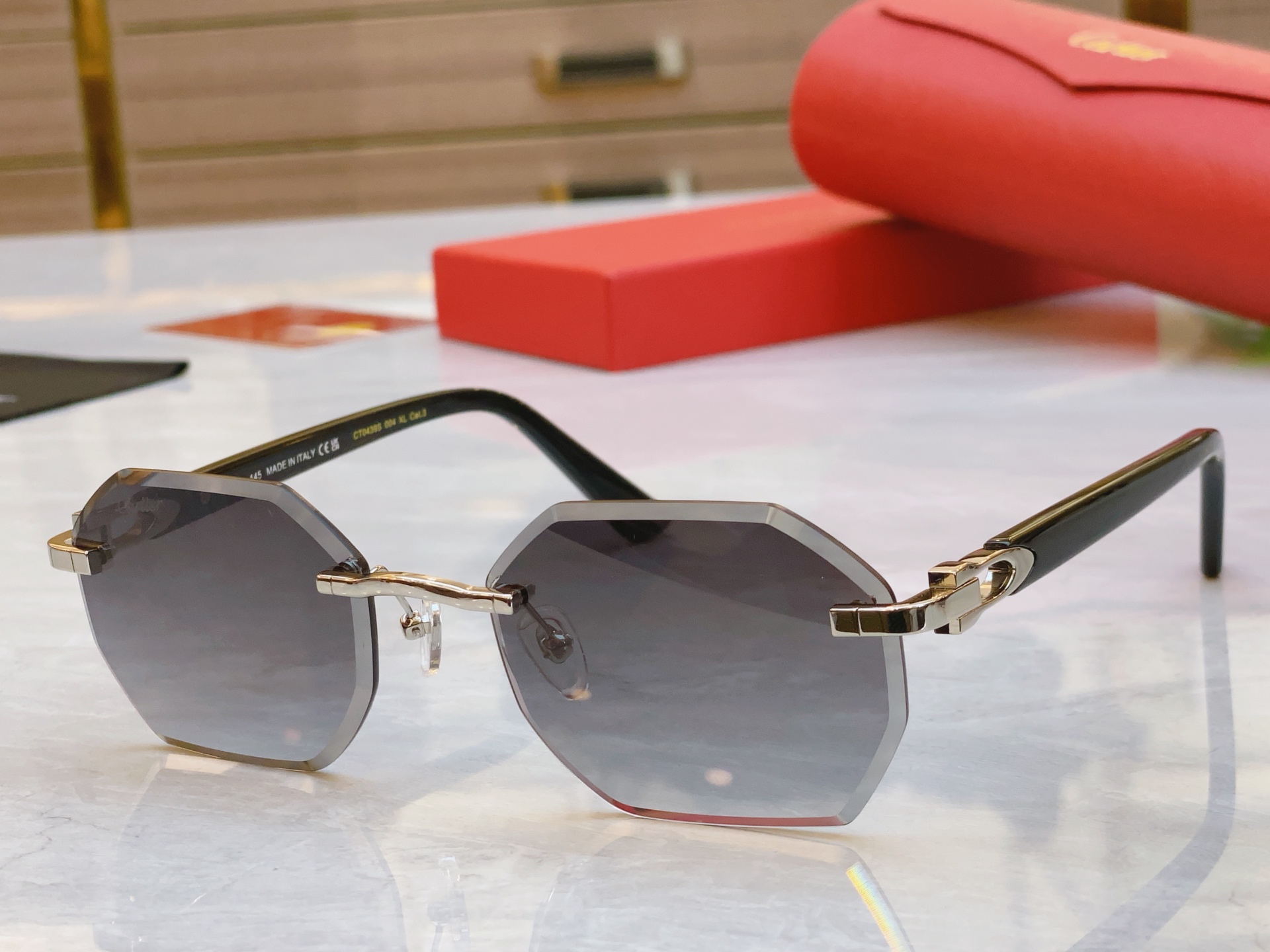 ，【CARTIE*】卡地*亚新款太阳镜，CT0439S ，size57口21-145