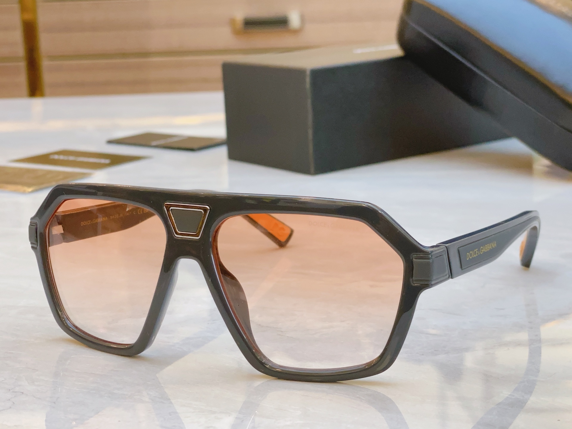 ，【DOLCE & GABBAN*】D*G新款太阳镜，MODEL：DG6176，SIZE：58口15-1