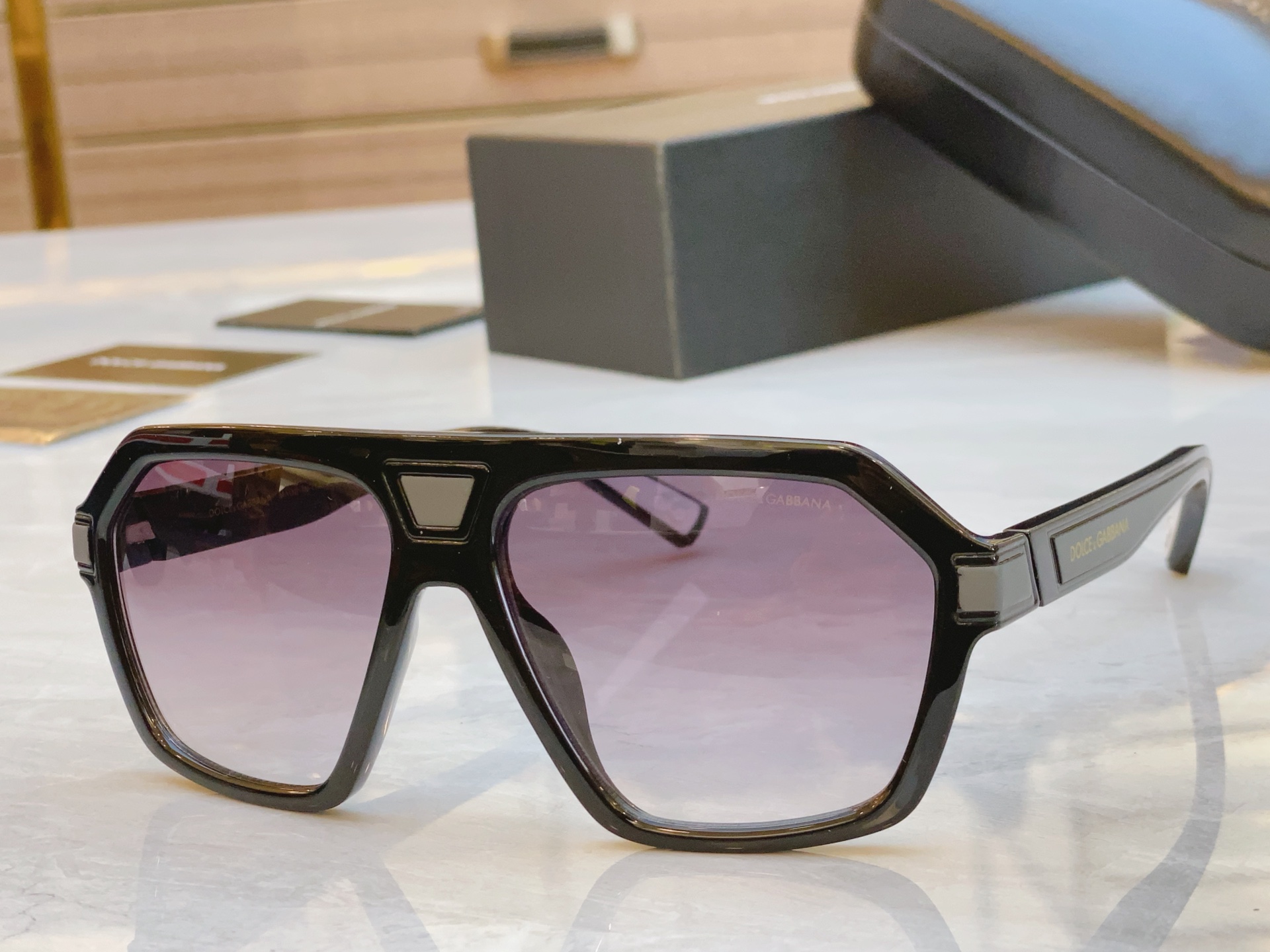 ，【DOLCE & GABBAN*】D*G新款太阳镜，MODEL：DG6176，SIZE：58口15-1
