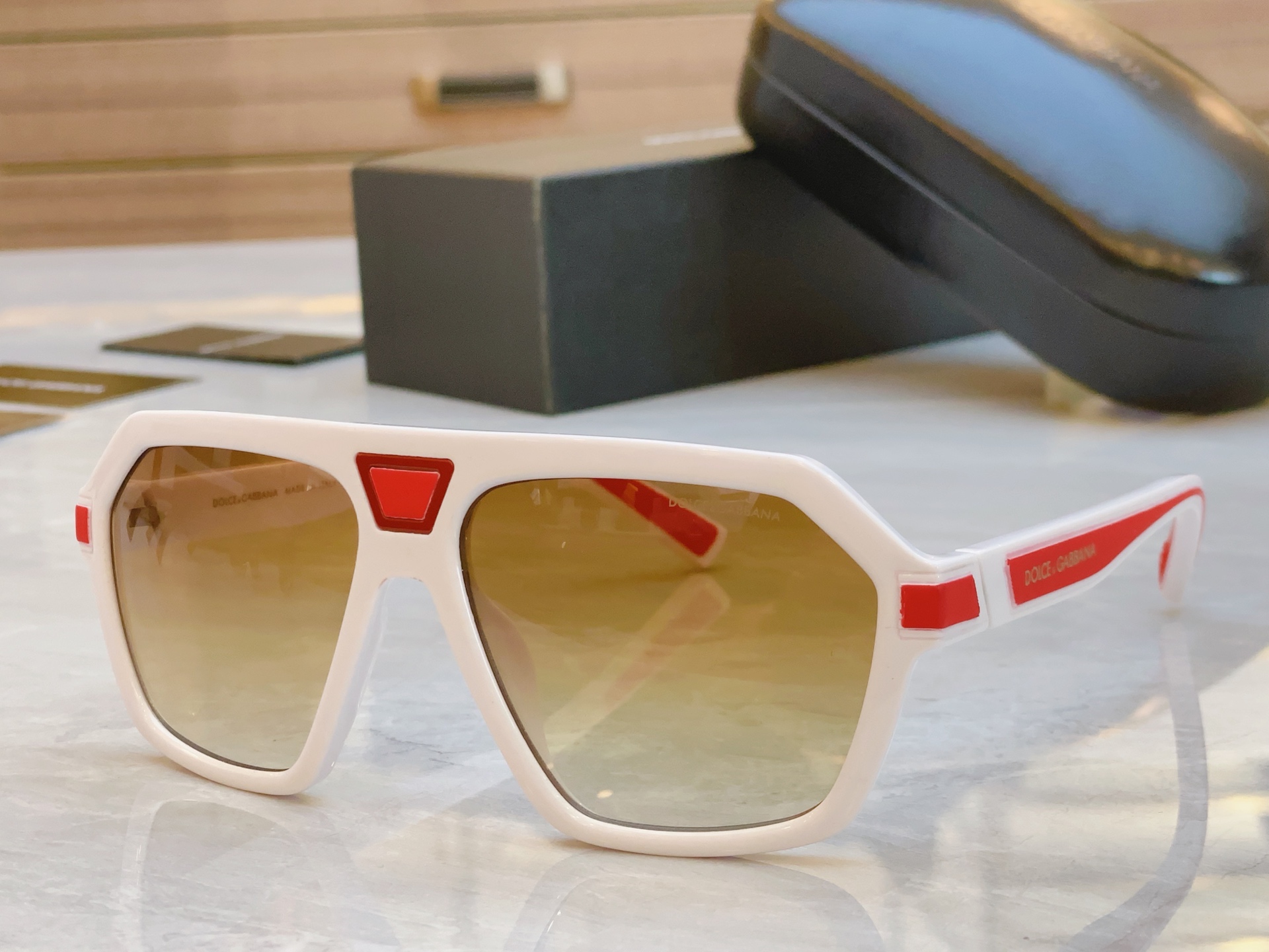 ，【DOLCE & GABBAN*】D*G新款太阳镜，MODEL：DG6176，SIZE：58口15-1