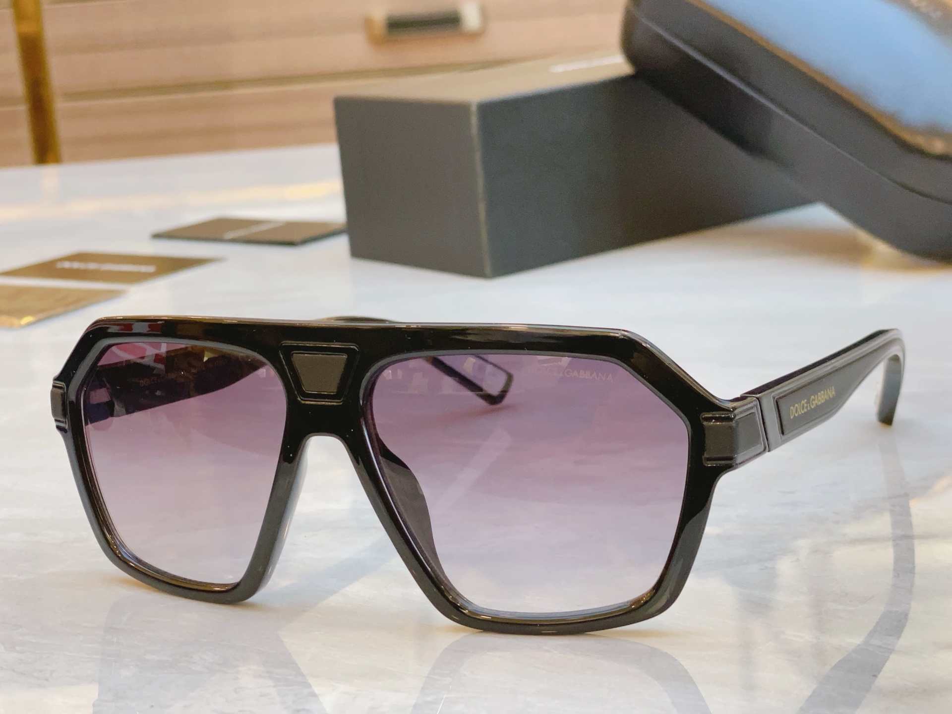 ，【DOLCE & GABBAN*】D*G新款太阳镜，MODEL：DG6176，SIZE：58口15-1