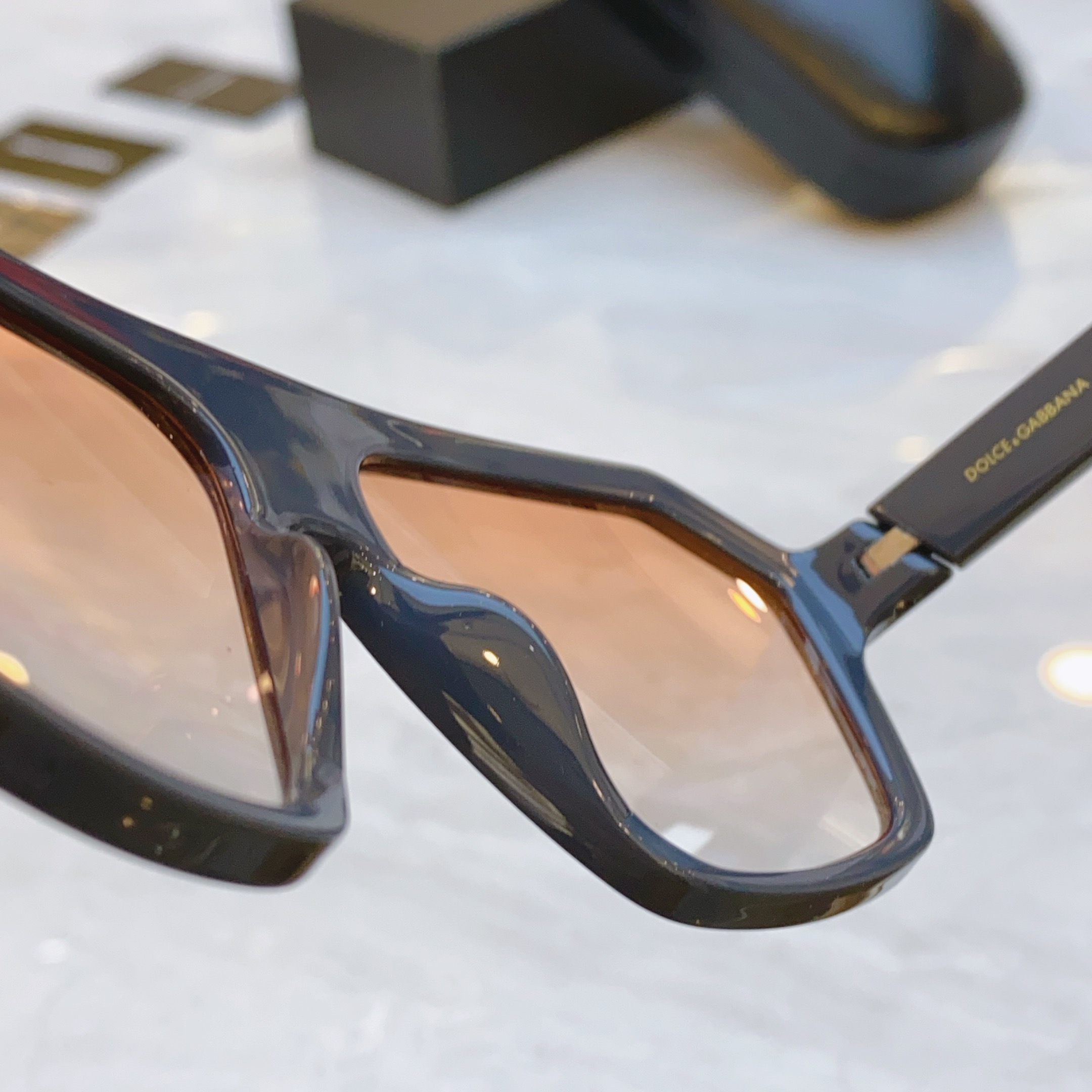 ，【DOLCE & GABBAN*】D*G新款太阳镜，MODEL：DG6176，SIZE：58口15-1