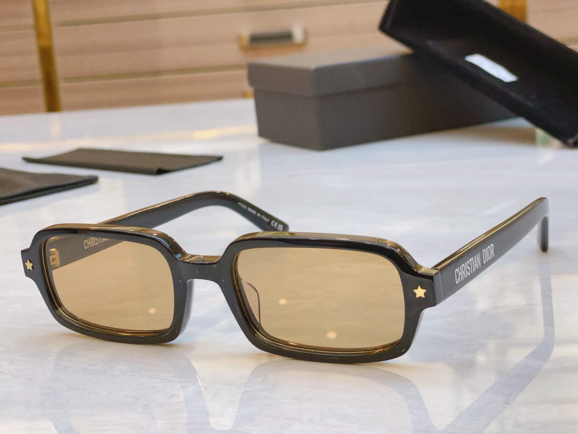 ，【DIO* 】迪*奥新款太阳镜，
MODEL：DiorPacific S3L，SIZE：55口19-1