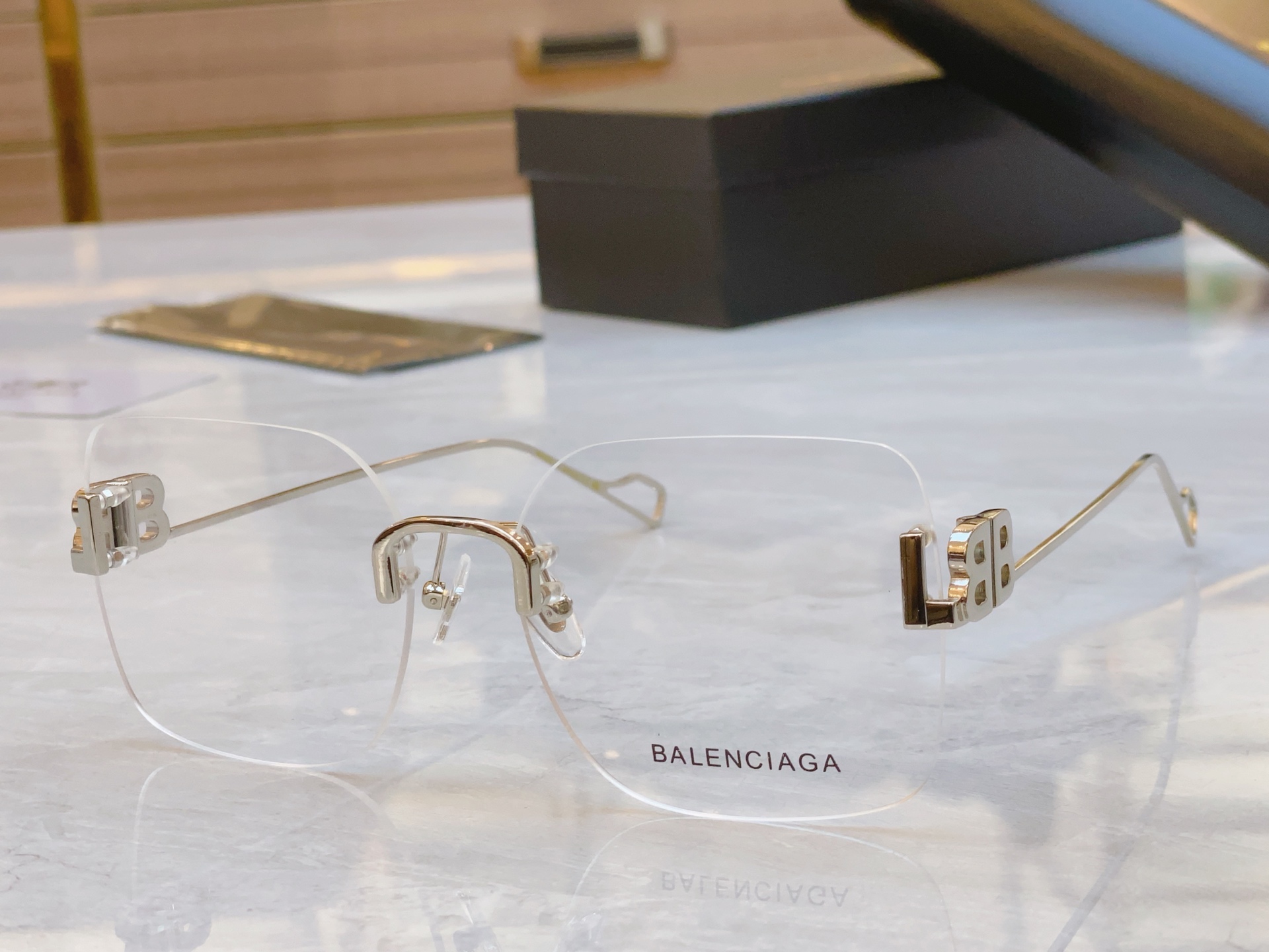，【BALENCIAG*】巴黎*世家新款太阳镜，MODEL：BB0113O，SIZE：59口17-140
