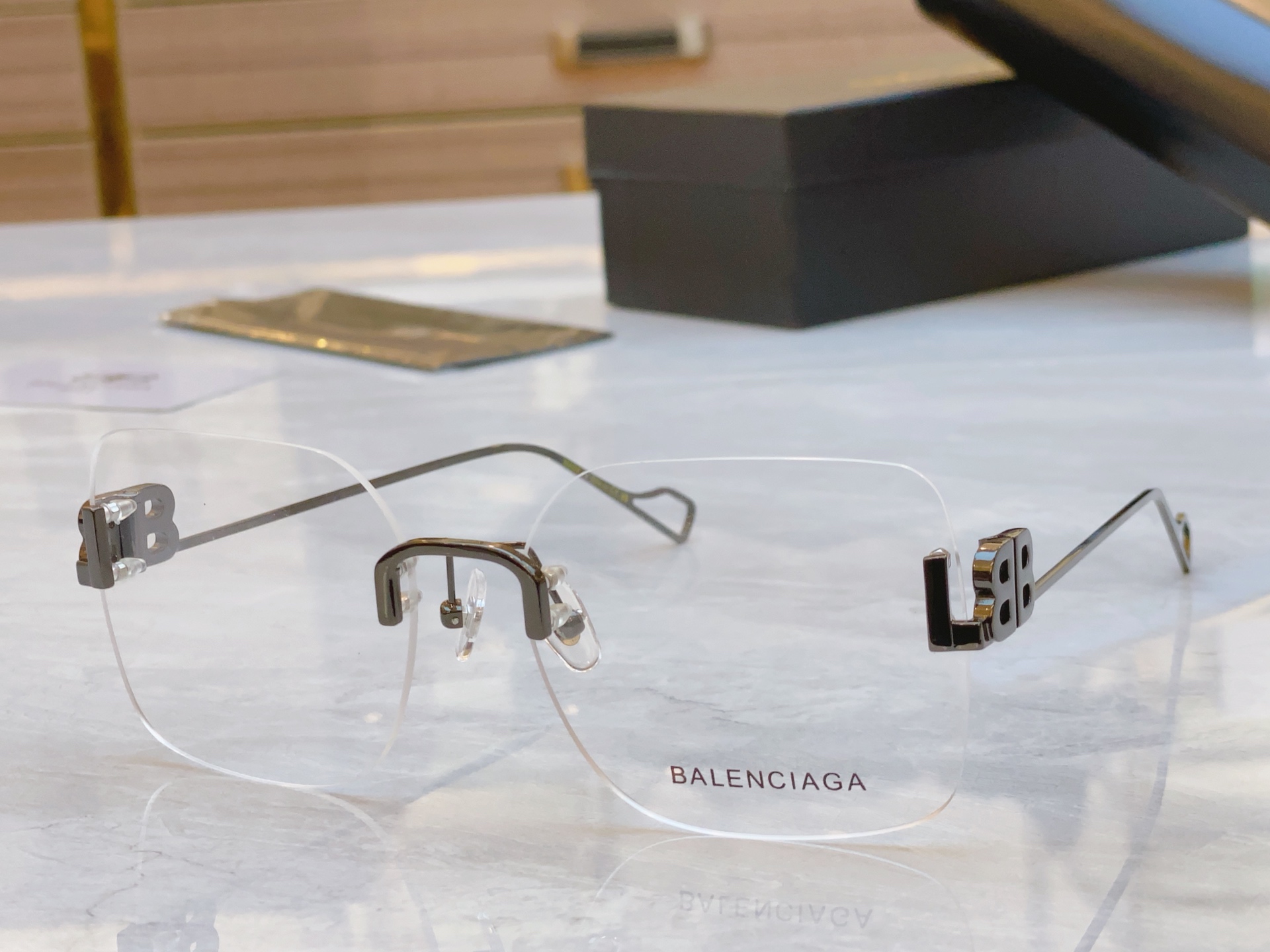 ，【BALENCIAG*】巴黎*世家新款太阳镜，MODEL：BB0113O，SIZE：59口17-140