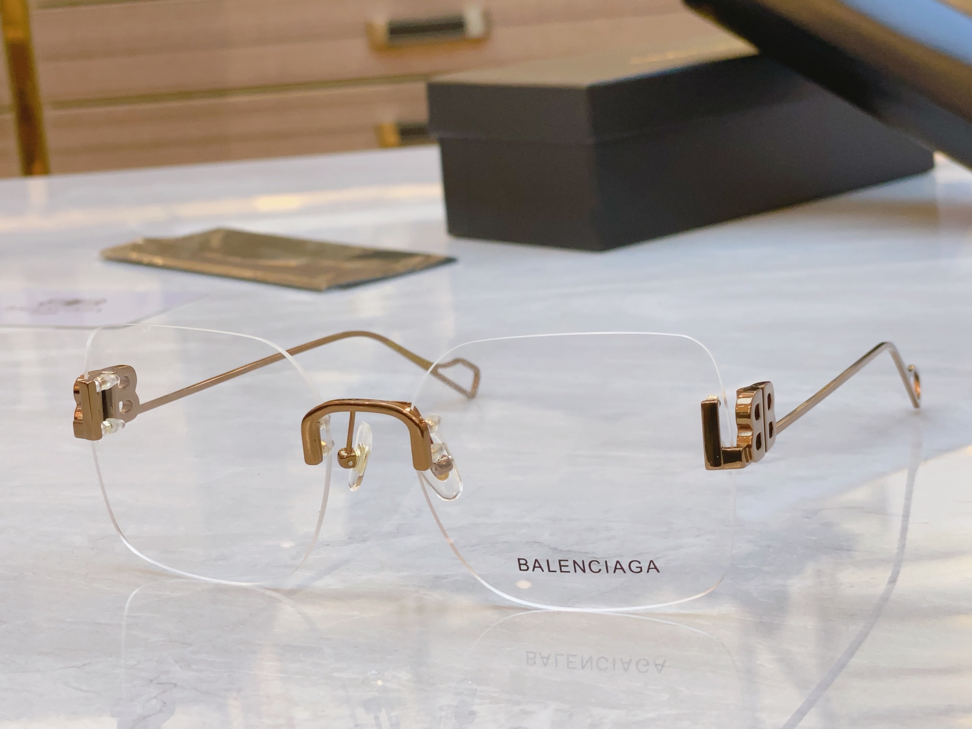 ，【BALENCIAG*】巴黎*世家新款太阳镜，MODEL：BB0113O，SIZE：59口17-140