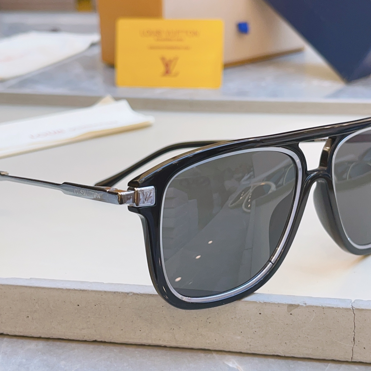，【LOUIS VUITTO*】路易*威登新款太阳镜，高版本✨MODEL：Z2596U，SIZE：51口