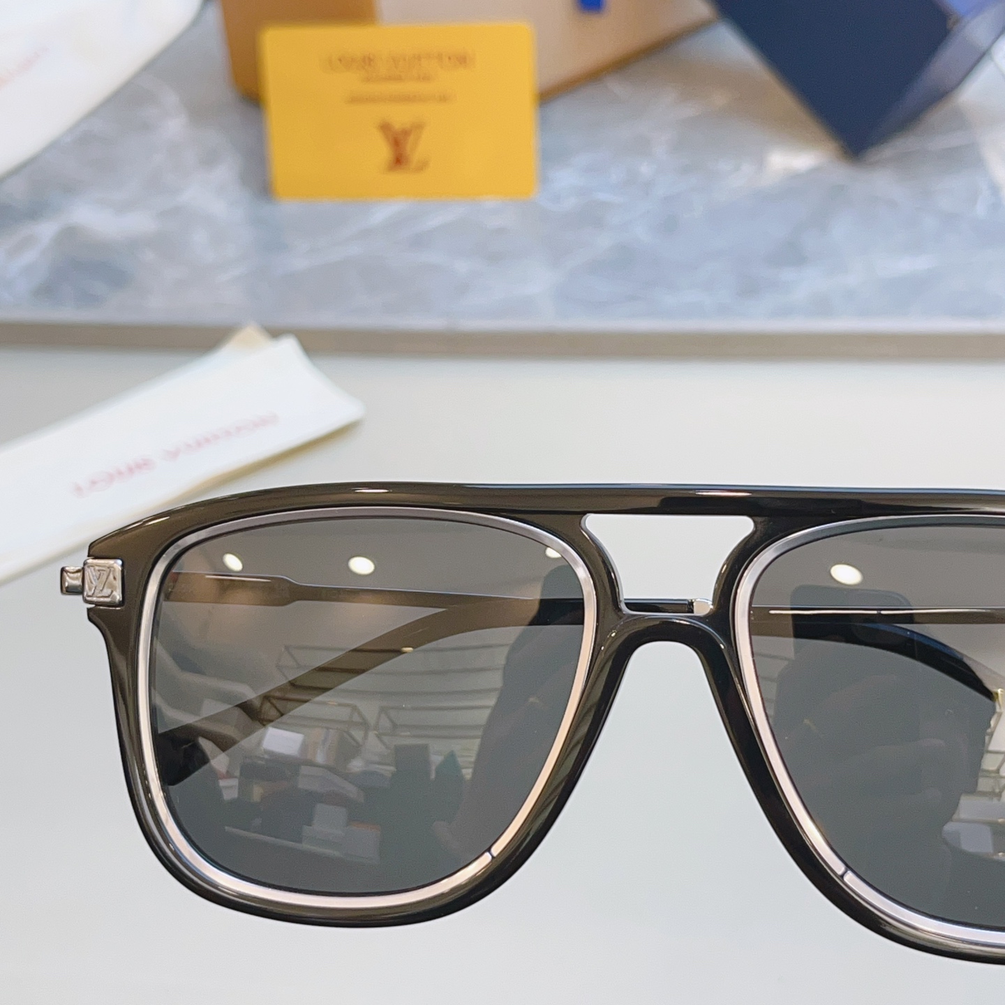 ，【LOUIS VUITTO*】路易*威登新款太阳镜，高版本✨MODEL：Z2596U，SIZE：51口