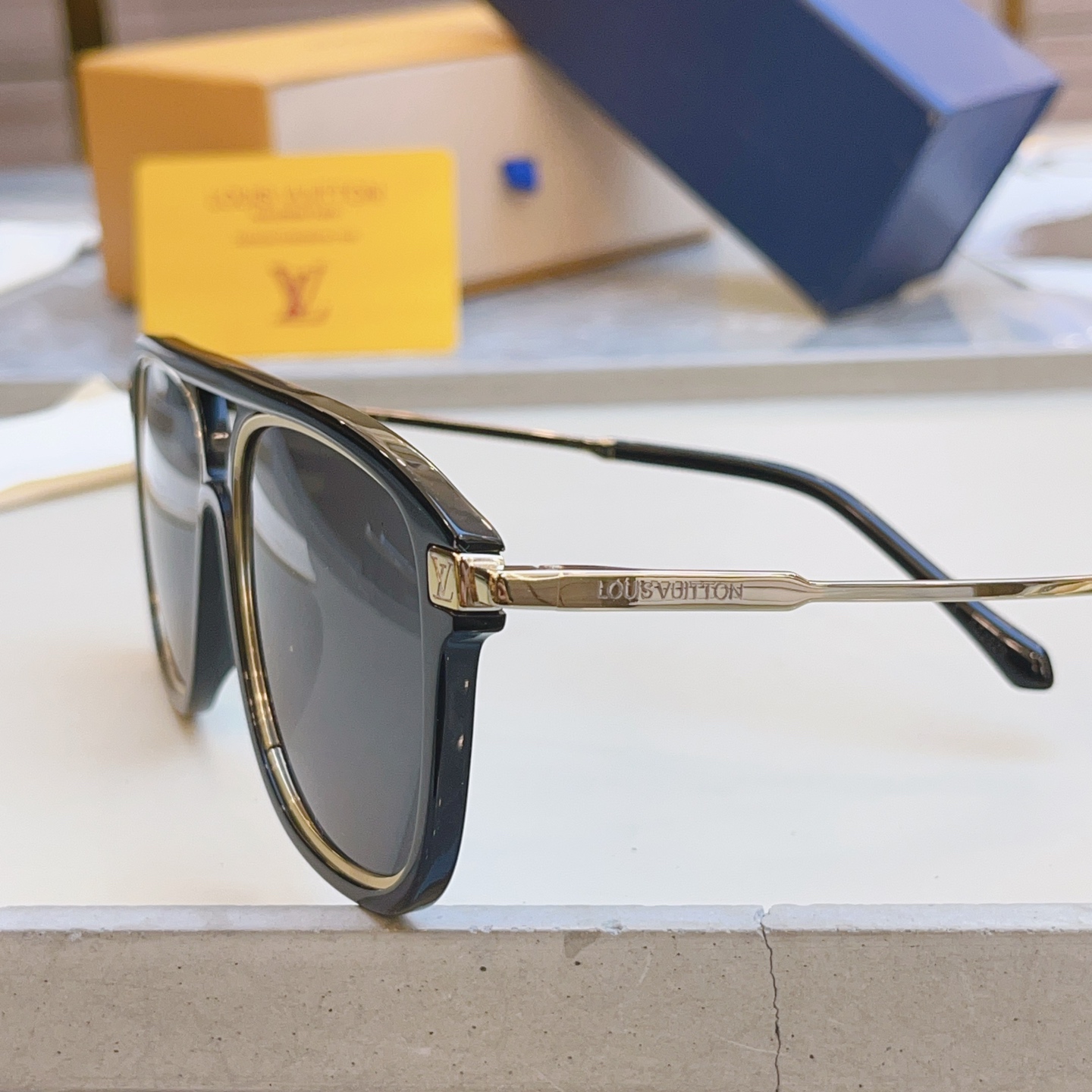 ，【LOUIS VUITTO*】路易*威登新款太阳镜，高版本✨MODEL：Z2596U，SIZE：51口