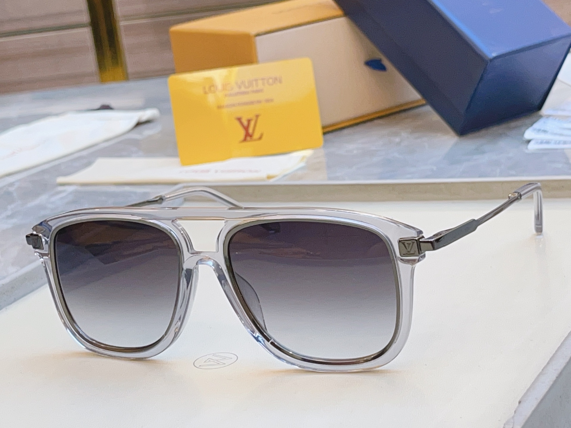 ，【LOUIS VUITTO*】路易*威登新款太阳镜，高版本✨MODEL：Z2596U，SIZE：51口