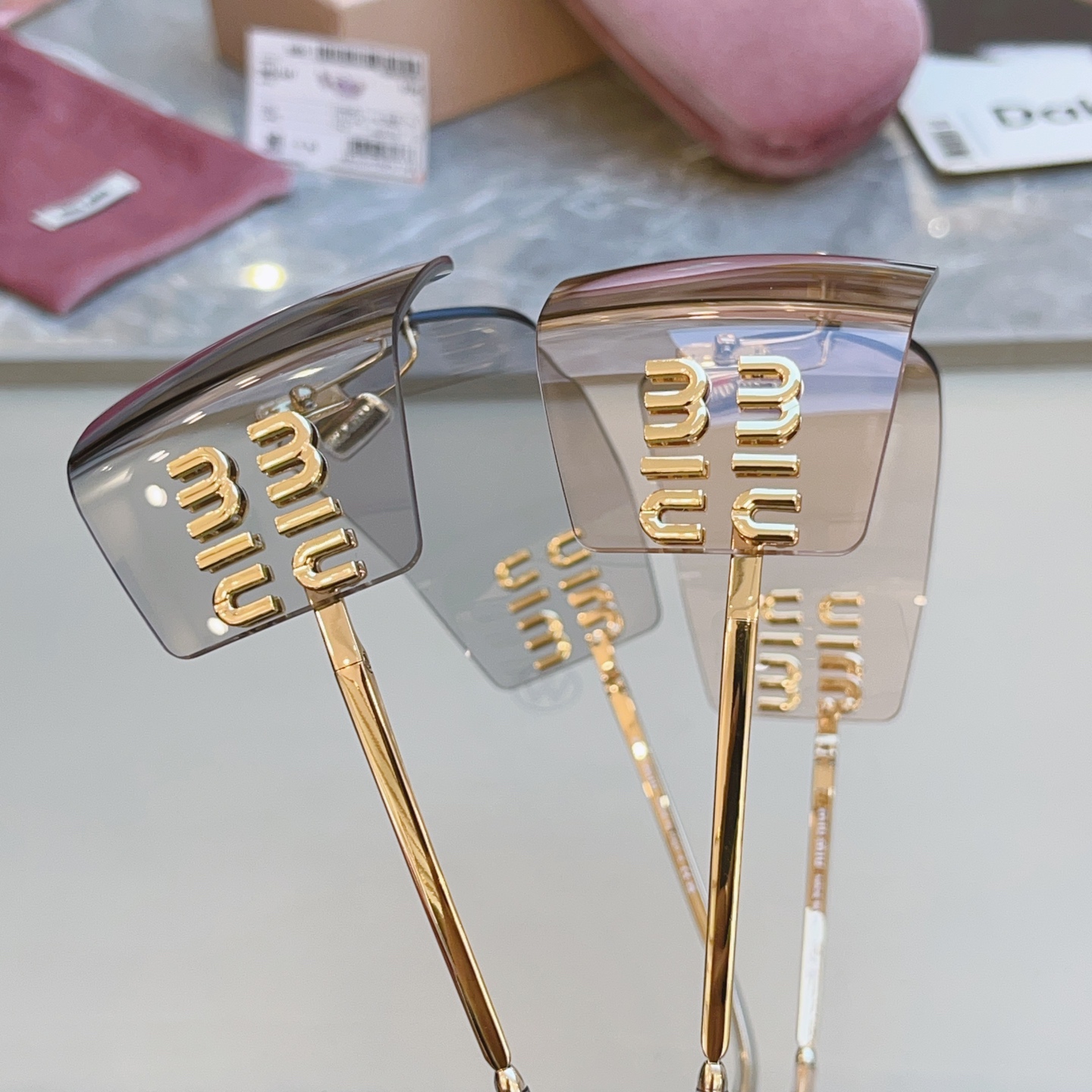 ，【MIUMI*】缪*缪新款太阳镜🕶️，Mod:SMU 54Y，高版本✨SIZE:80口14-110