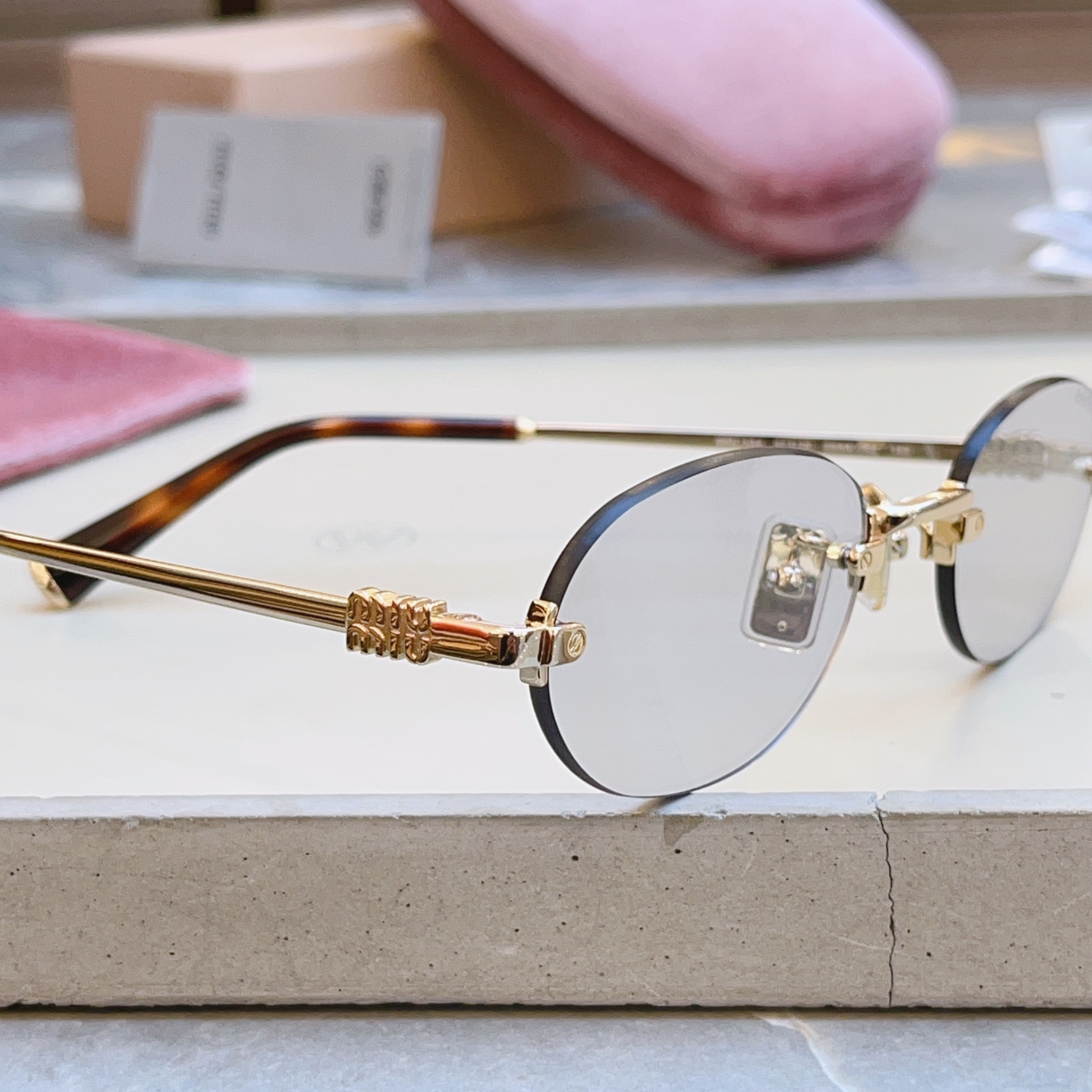 ，【MIUMI*】缪*缪新款太阳镜🕶️，ModSMU A54，SIZE51-20-140