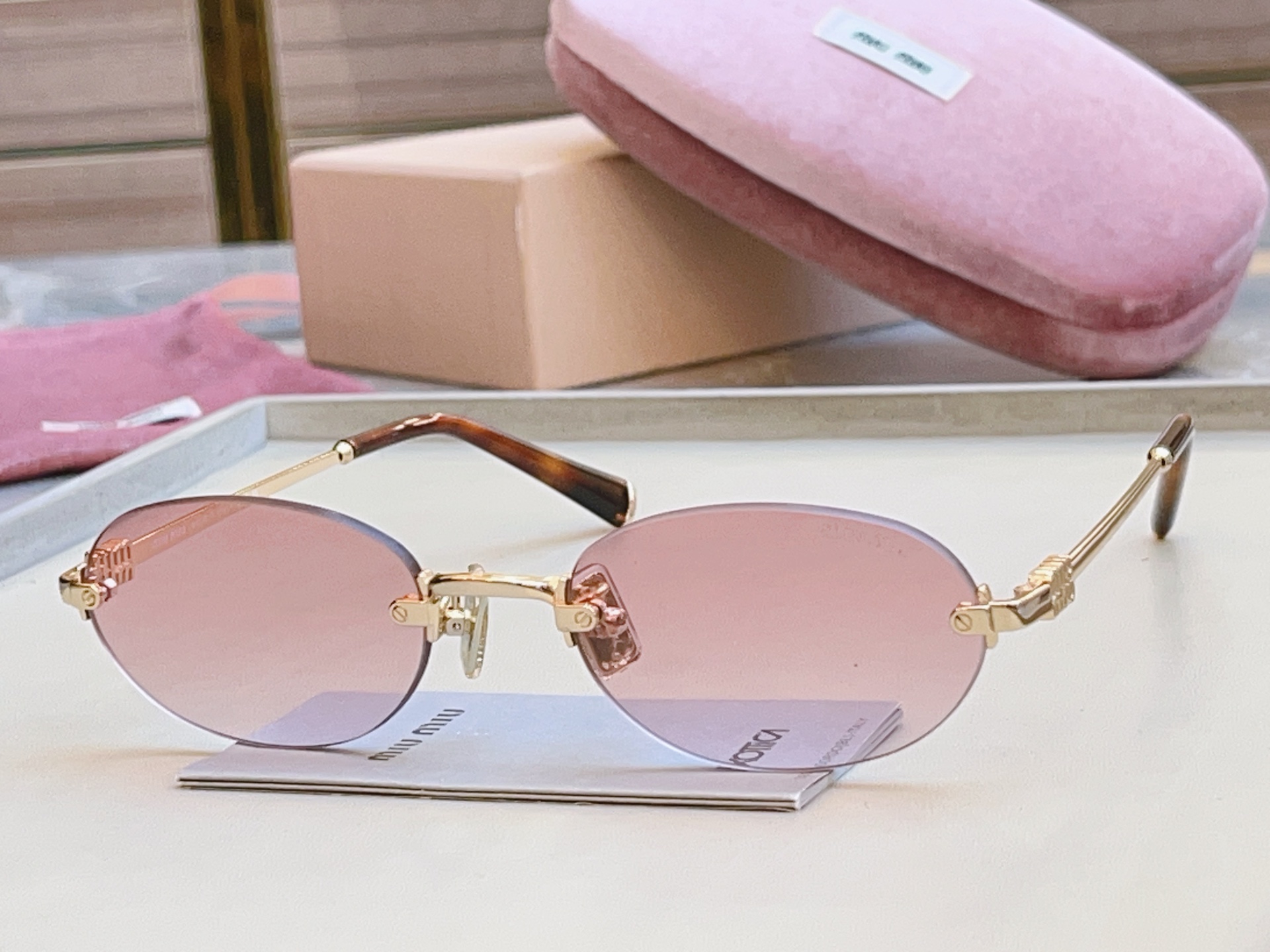 ，【MIUMI*】缪*缪新款太阳镜🕶️，ModSMU A54，SIZE51-20-140