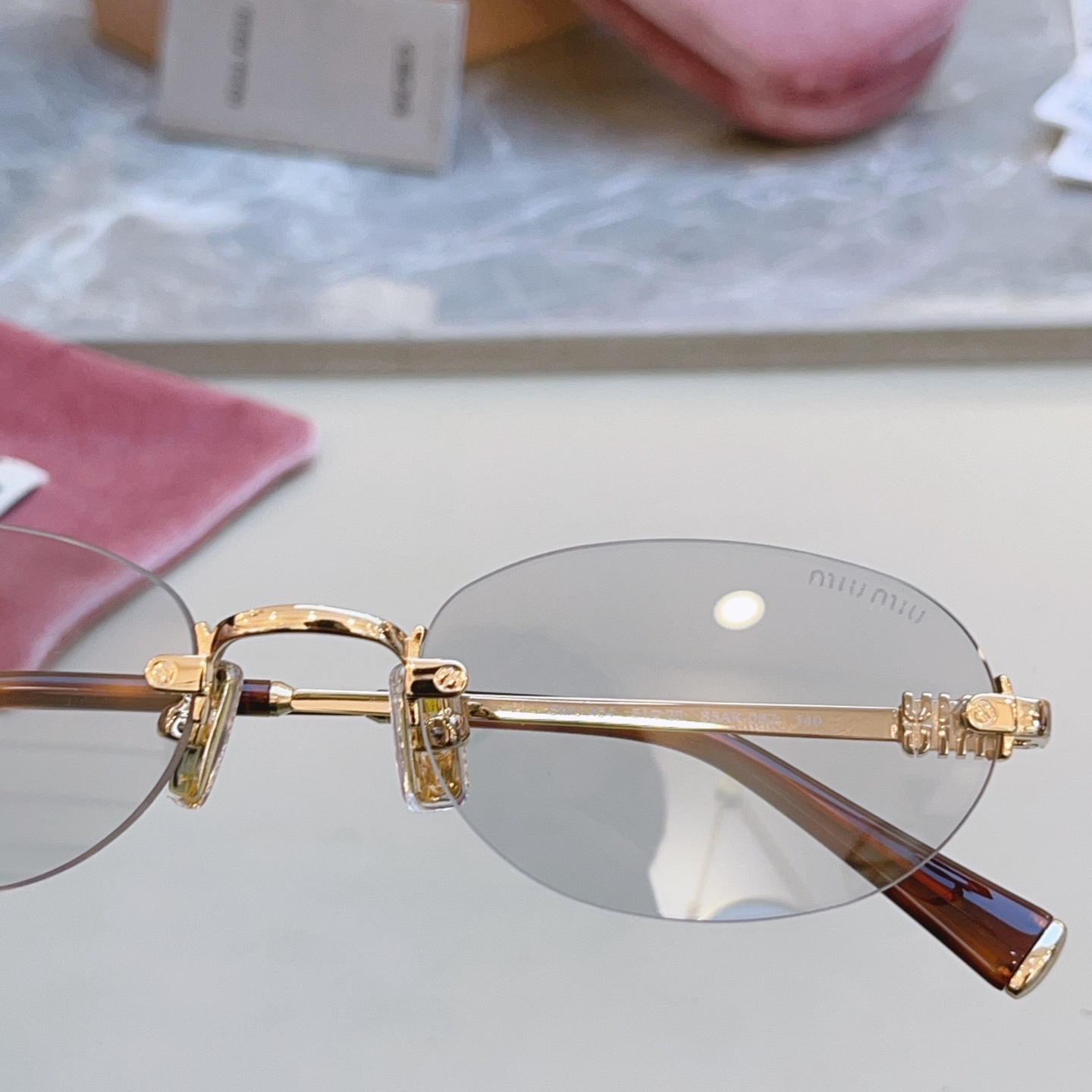 ，【MIUMI*】缪*缪新款太阳镜🕶️，ModSMU A54，SIZE51-20-140