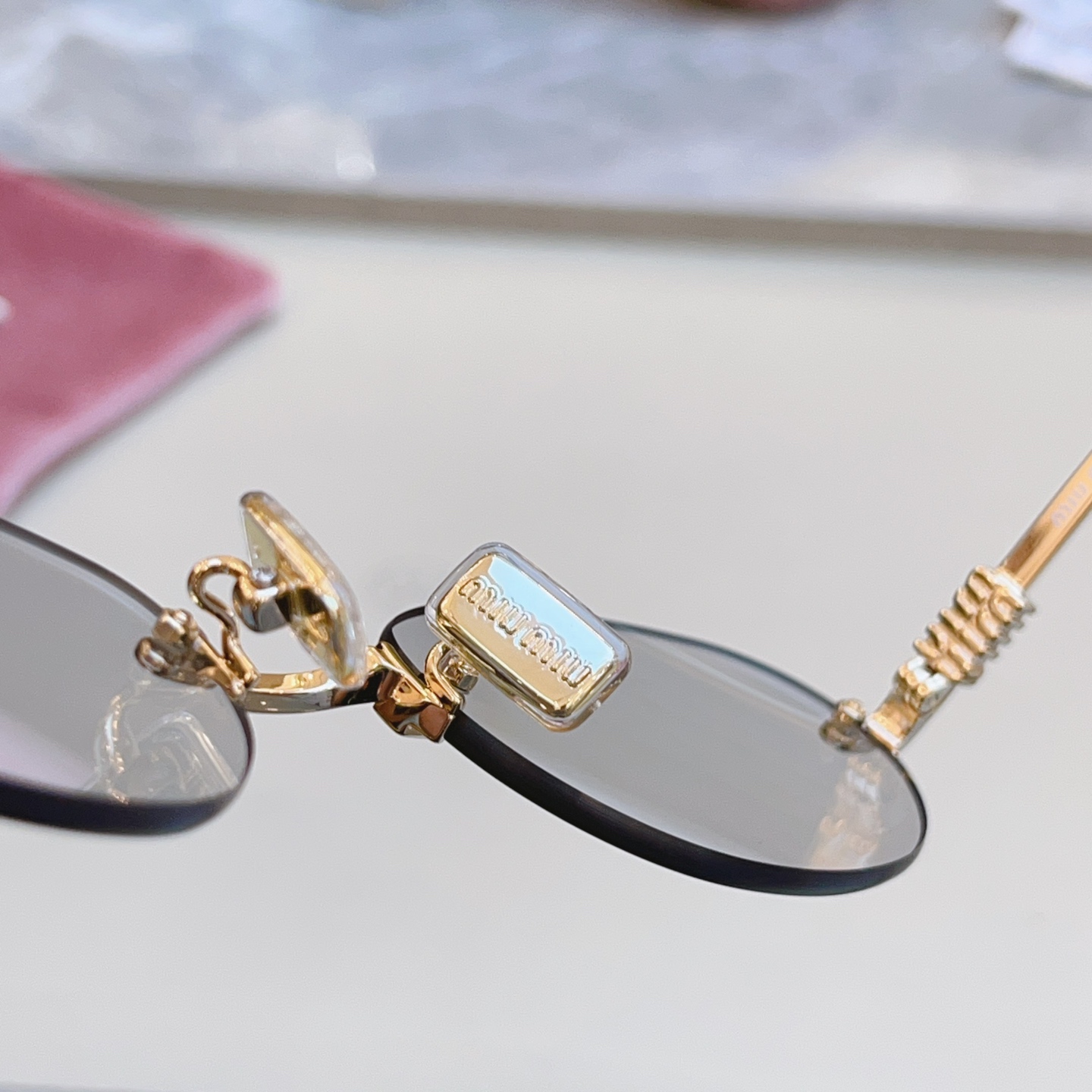 ，【MIUMI*】缪*缪新款太阳镜🕶️，ModSMU A54，SIZE51-20-140