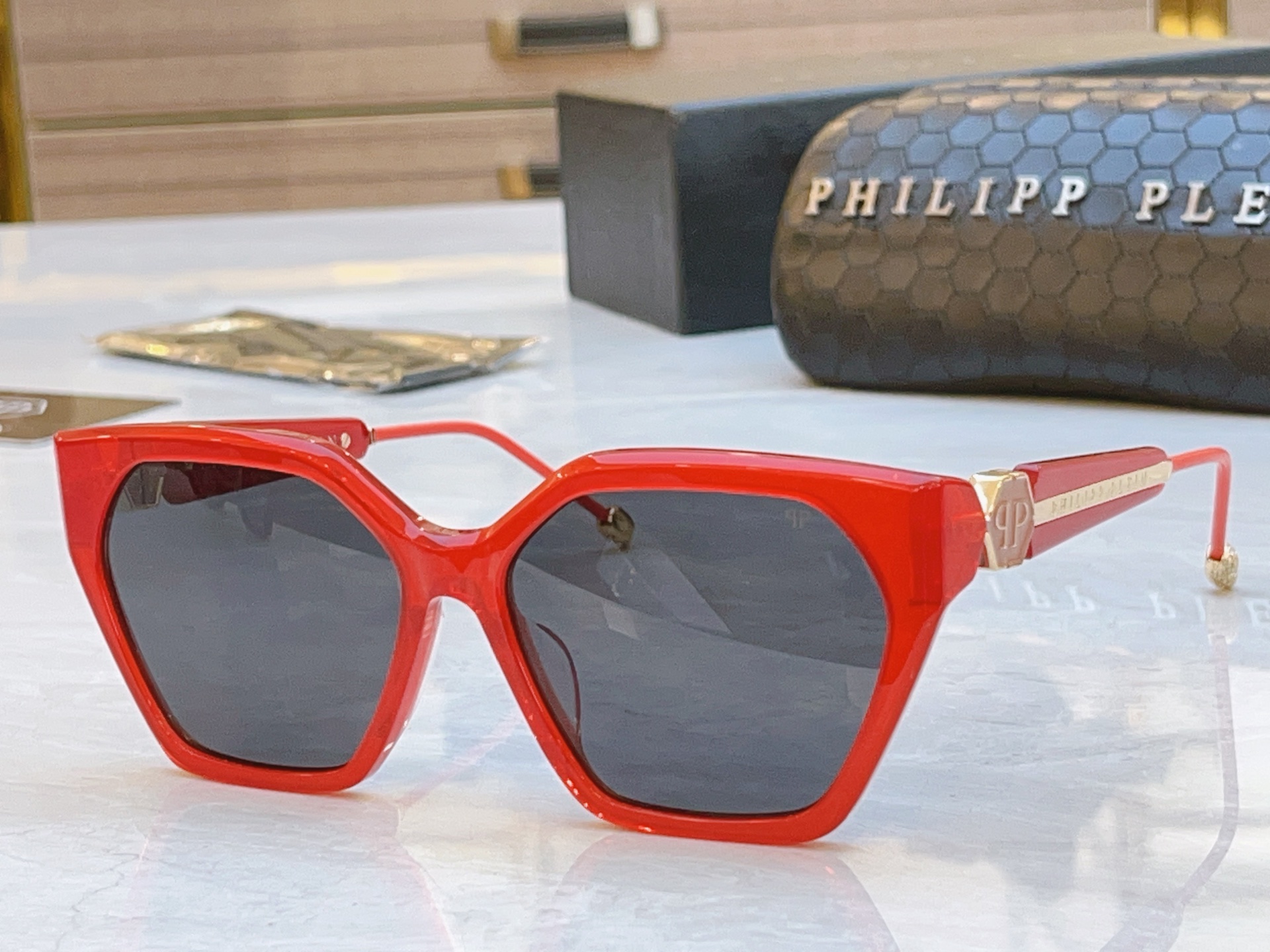 ，【PhiliPP Plei*】新款太阳镜，
Mod：VPS，Size：57口15-140