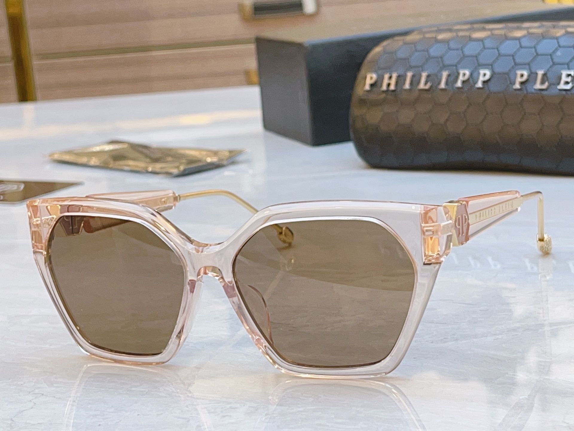 ，【PhiliPP Plei*】新款太阳镜，
Mod：VPS，Size：57口15-140