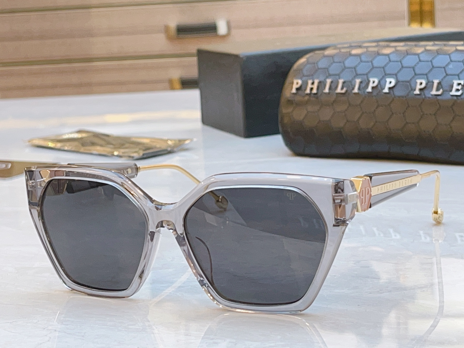 ，【PhiliPP Plei*】新款太阳镜，
Mod：VPS，Size：57口15-140