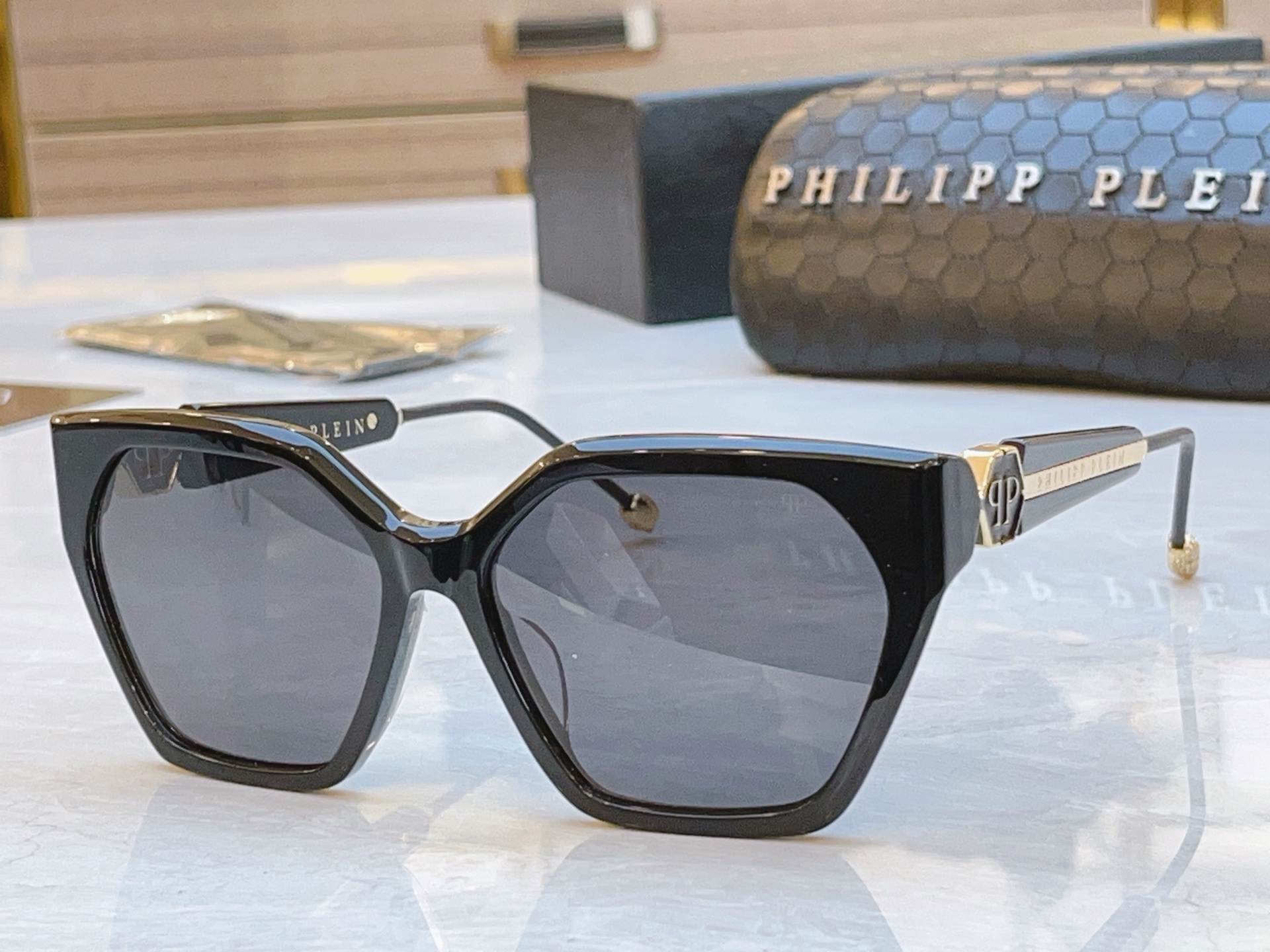 ，【PhiliPP Plei*】新款太阳镜，
Mod：VPS，Size：57口15-140