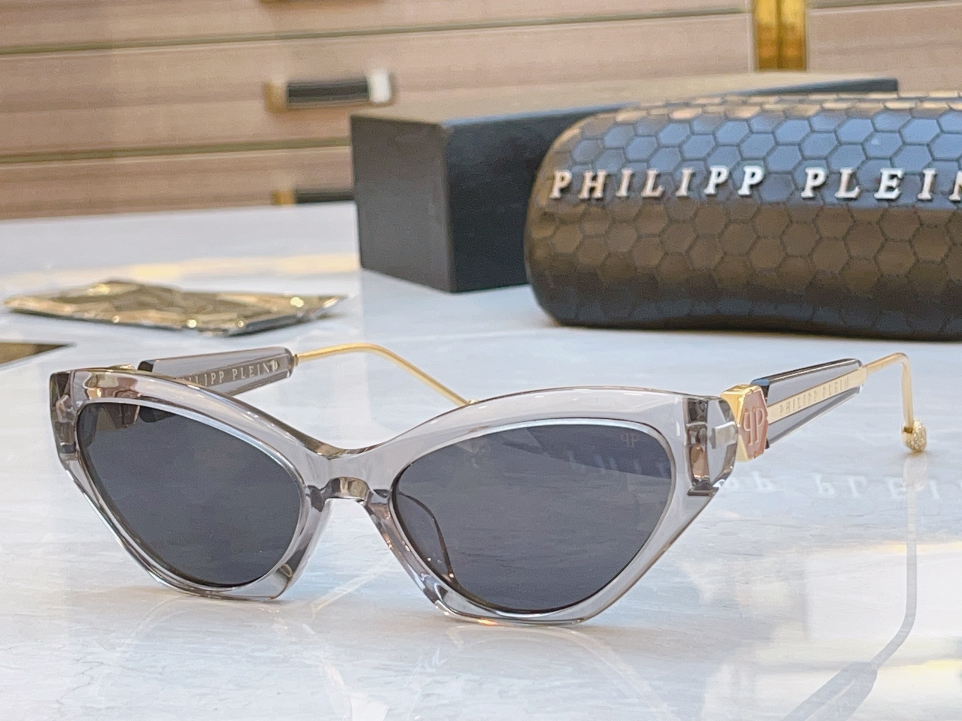 ，【PhiliPP Plei*】新款太阳镜，
Mod：VPS，Size：55口18-140
