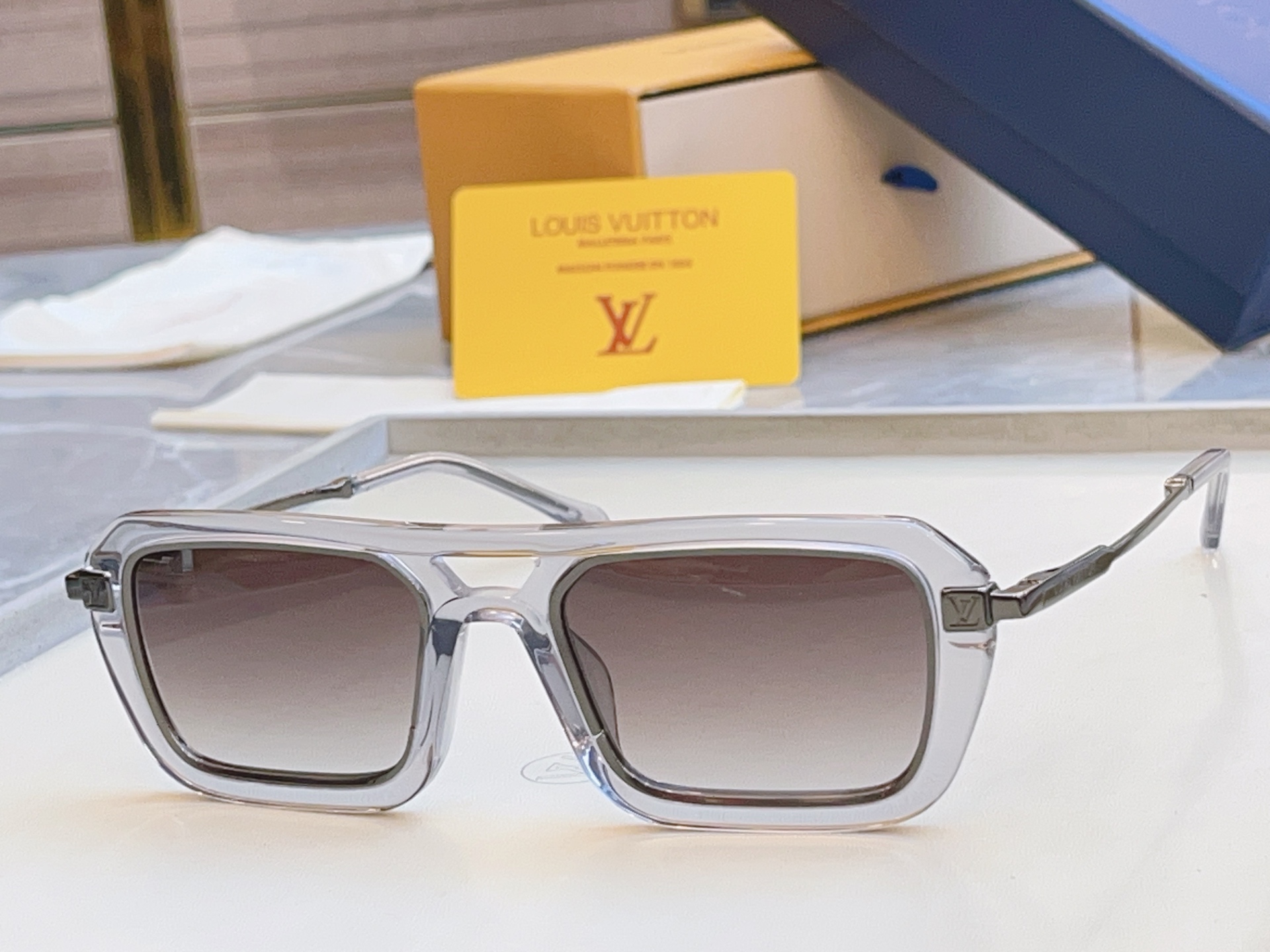 ，【LOUIS VUITTO*】路易*威登新款太阳镜，高版本✨MODEL：Z2596U，SIZE：51口