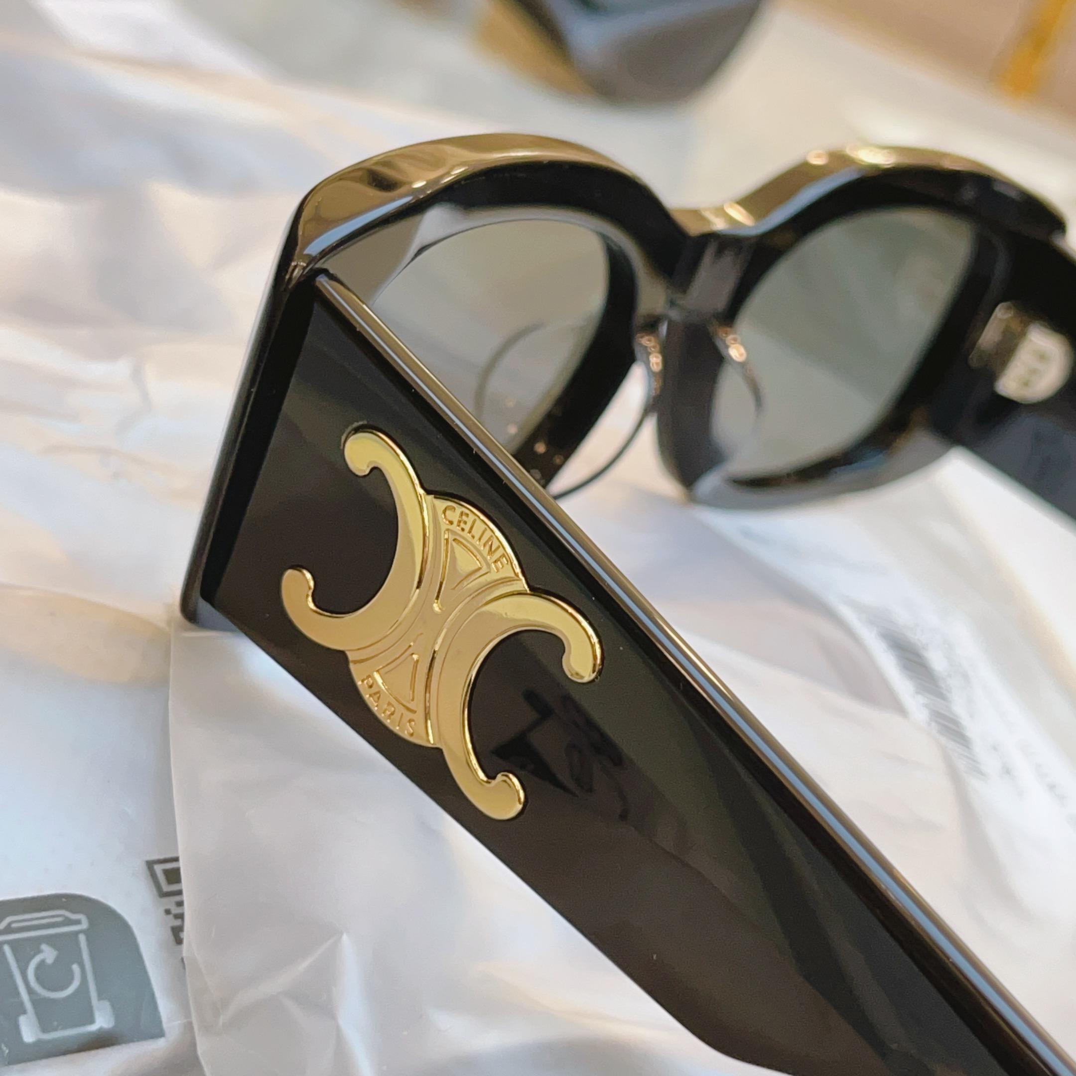 ，【CELIN*】赛*琳新款太阳镜， 原单高品质，MODELCL40282U ，SIZE 53口18-1