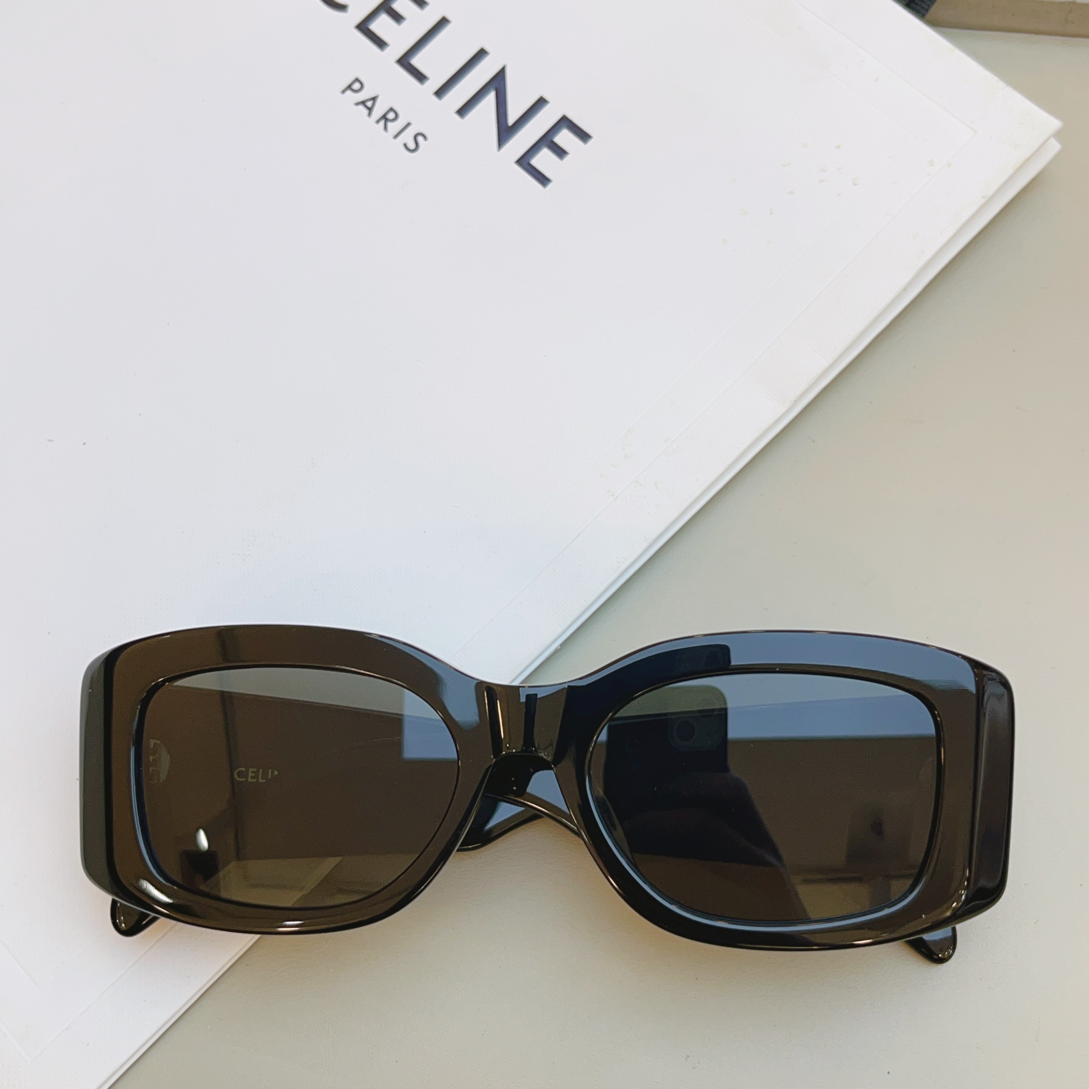 ，【CELIN*】赛*琳新款太阳镜， 原单高品质，MODELCL40282U ，SIZE 53口18-1