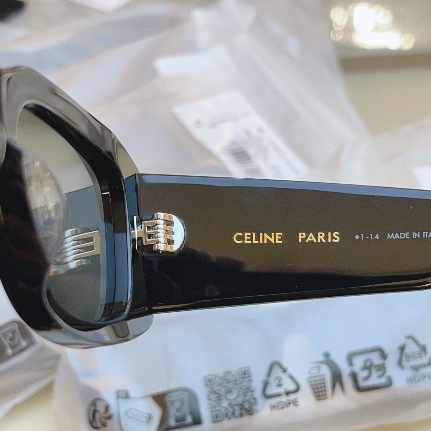 ，【CELIN*】赛*琳新款太阳镜， 原单高品质，MODELCL40282U ，SIZE 53口18-1