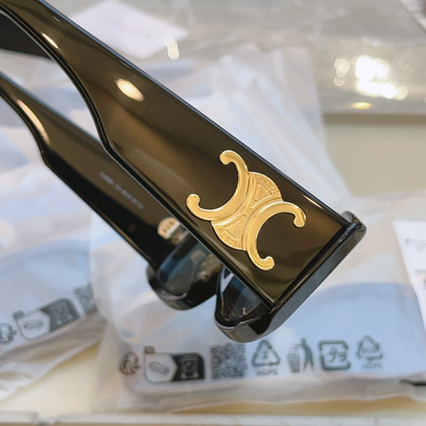 ，【CELIN*】赛*琳新款太阳镜， 原单高品质，MODELCL40282U ，SIZE 53口18-1