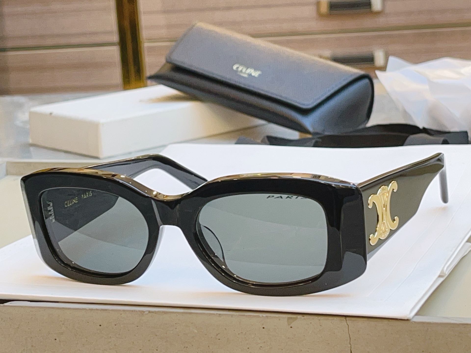 ，【CELIN*】赛*琳新款太阳镜， 原单高品质，MODELCL40282U ，SIZE 53口18-1