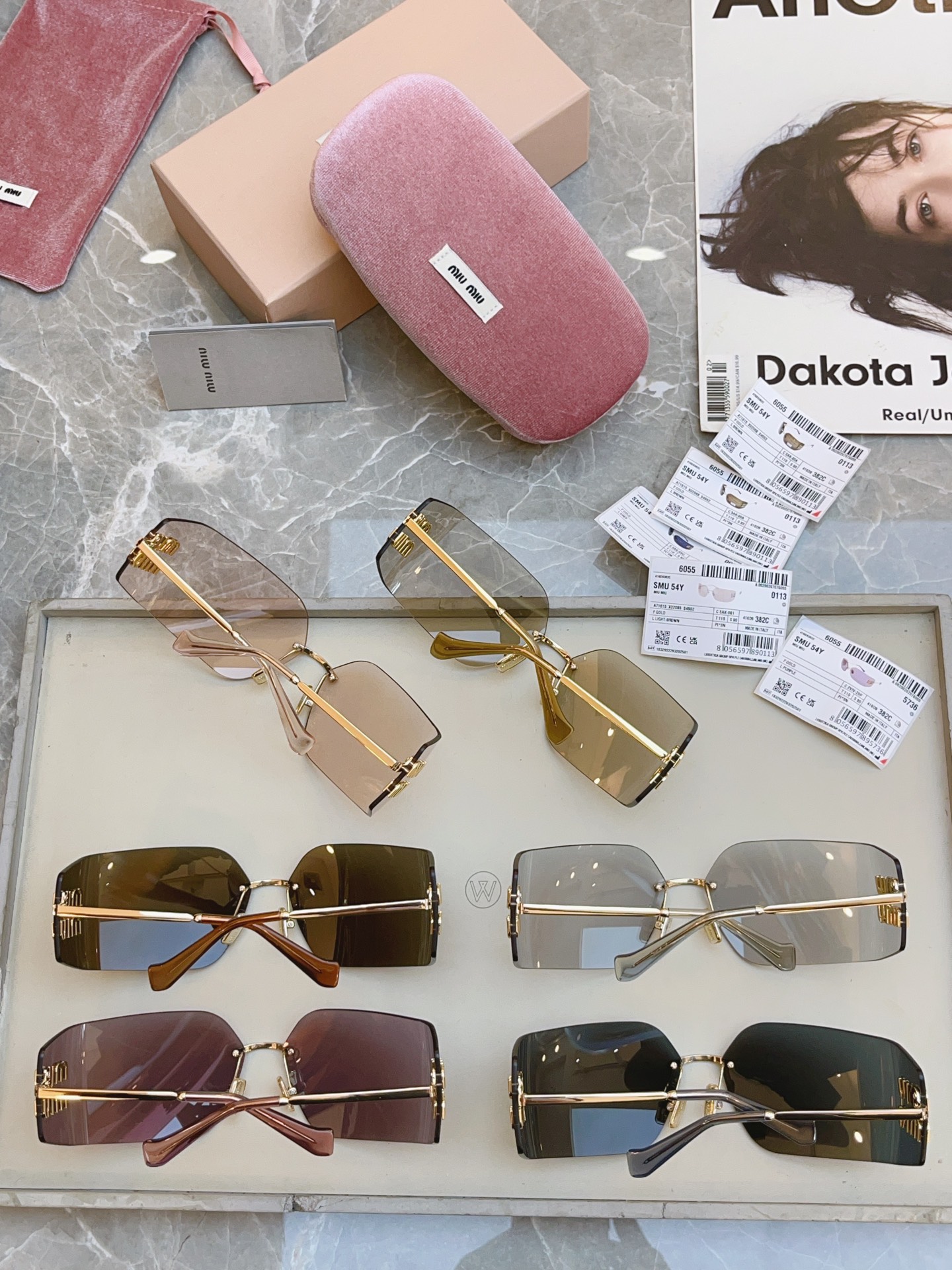 ，【MIUMI*】缪*缪新款太阳镜🕶️，Mod:SMU 54Y，高版本✨SIZE:80口14-110