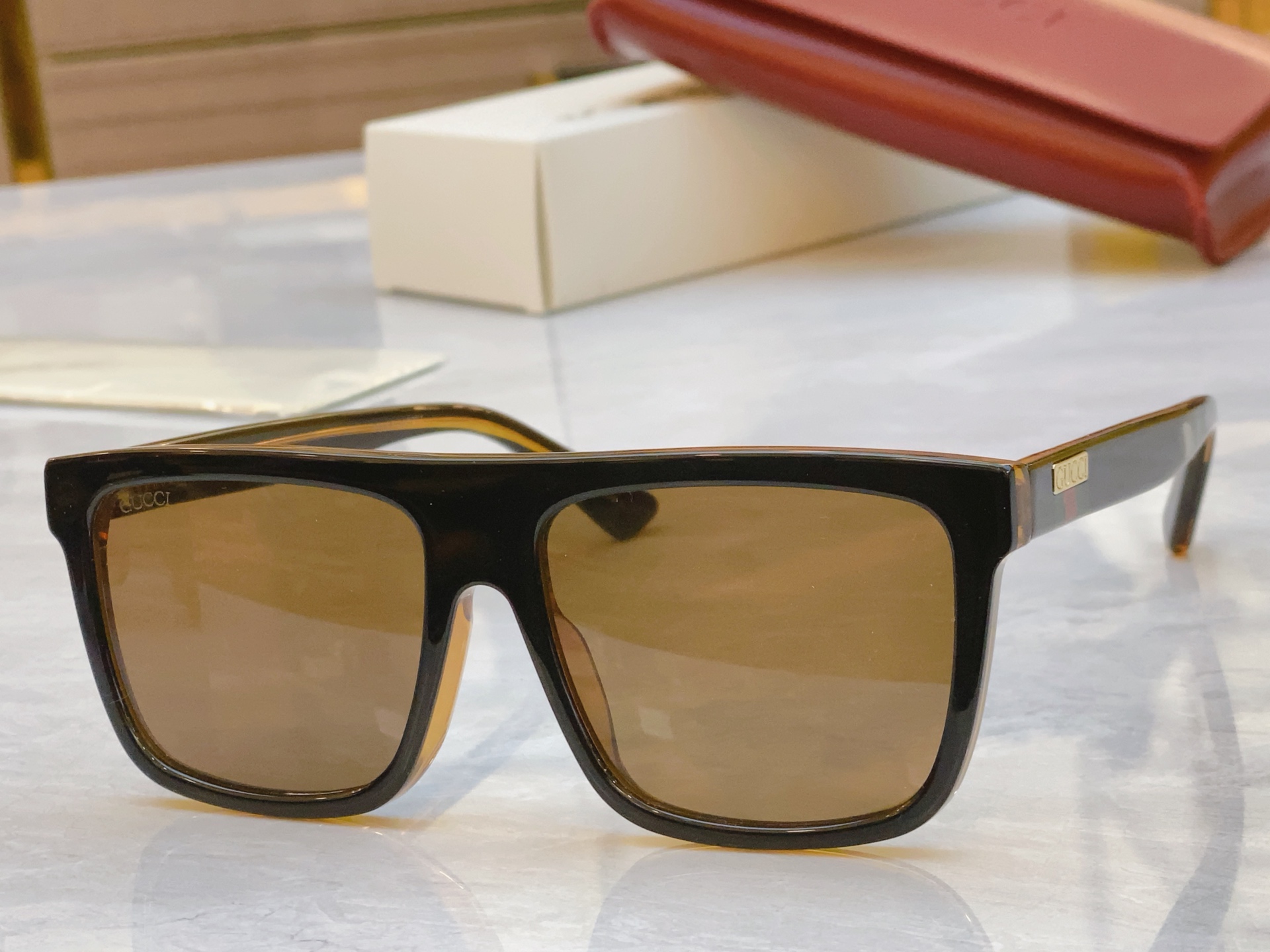 ，【GUCC*】古*驰新款太阳镜，MODEL：GG0748S，SIZE：59口17-145