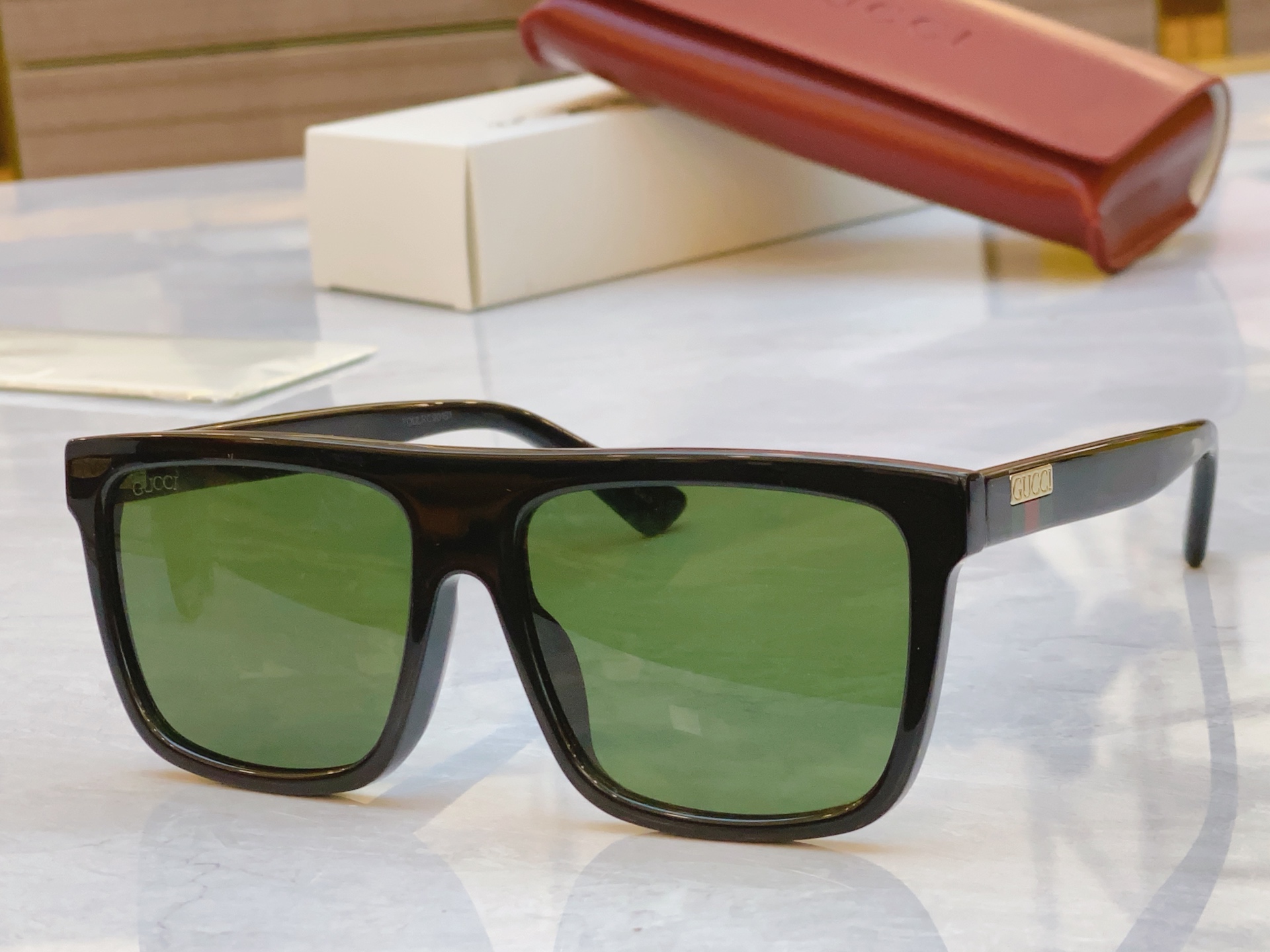 ，【GUCC*】古*驰新款太阳镜，MODEL：GG0748S，SIZE：59口17-145